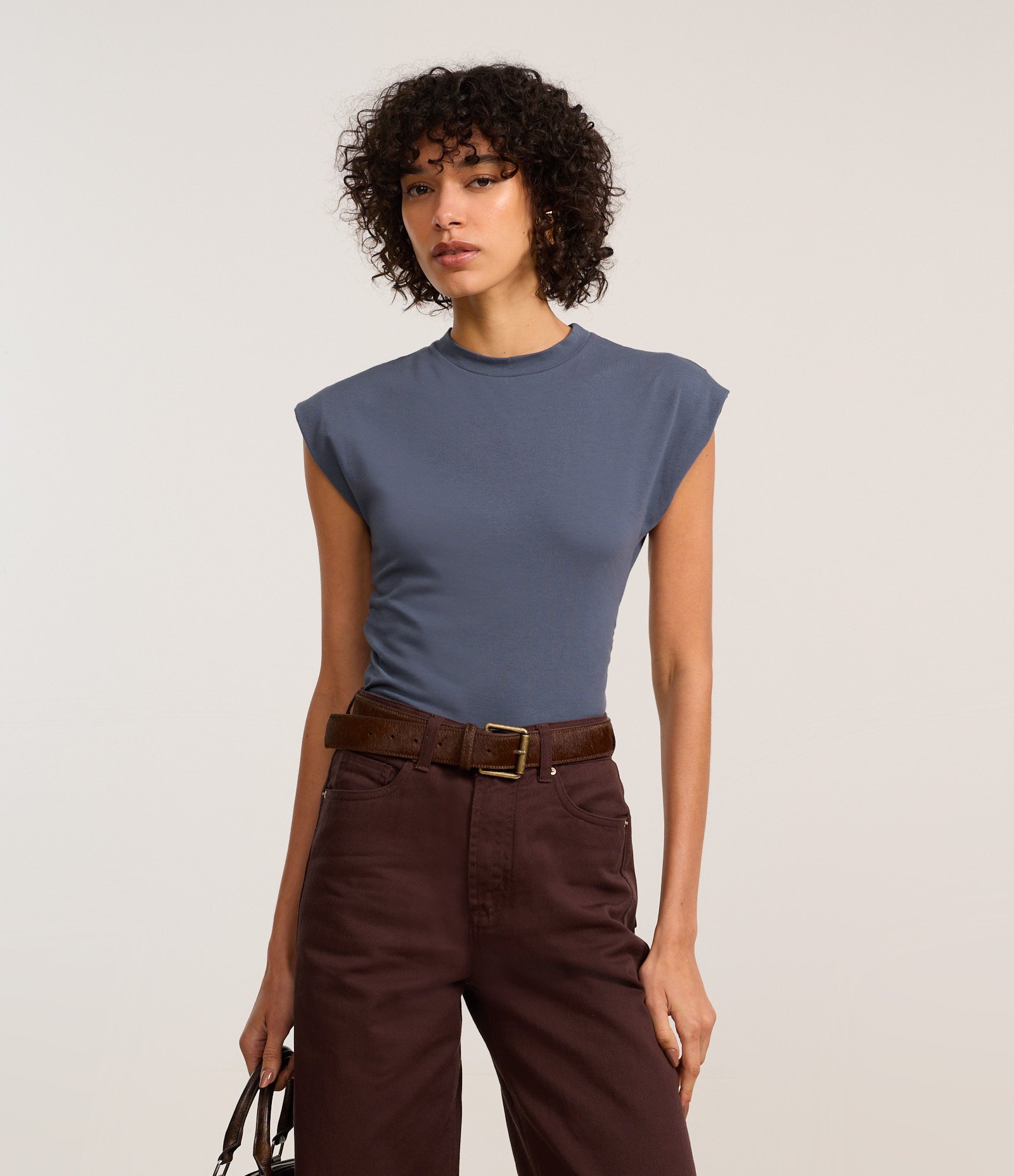 Blusa em Algodão com Gola Alta e Franzido na Lateral Azul 1