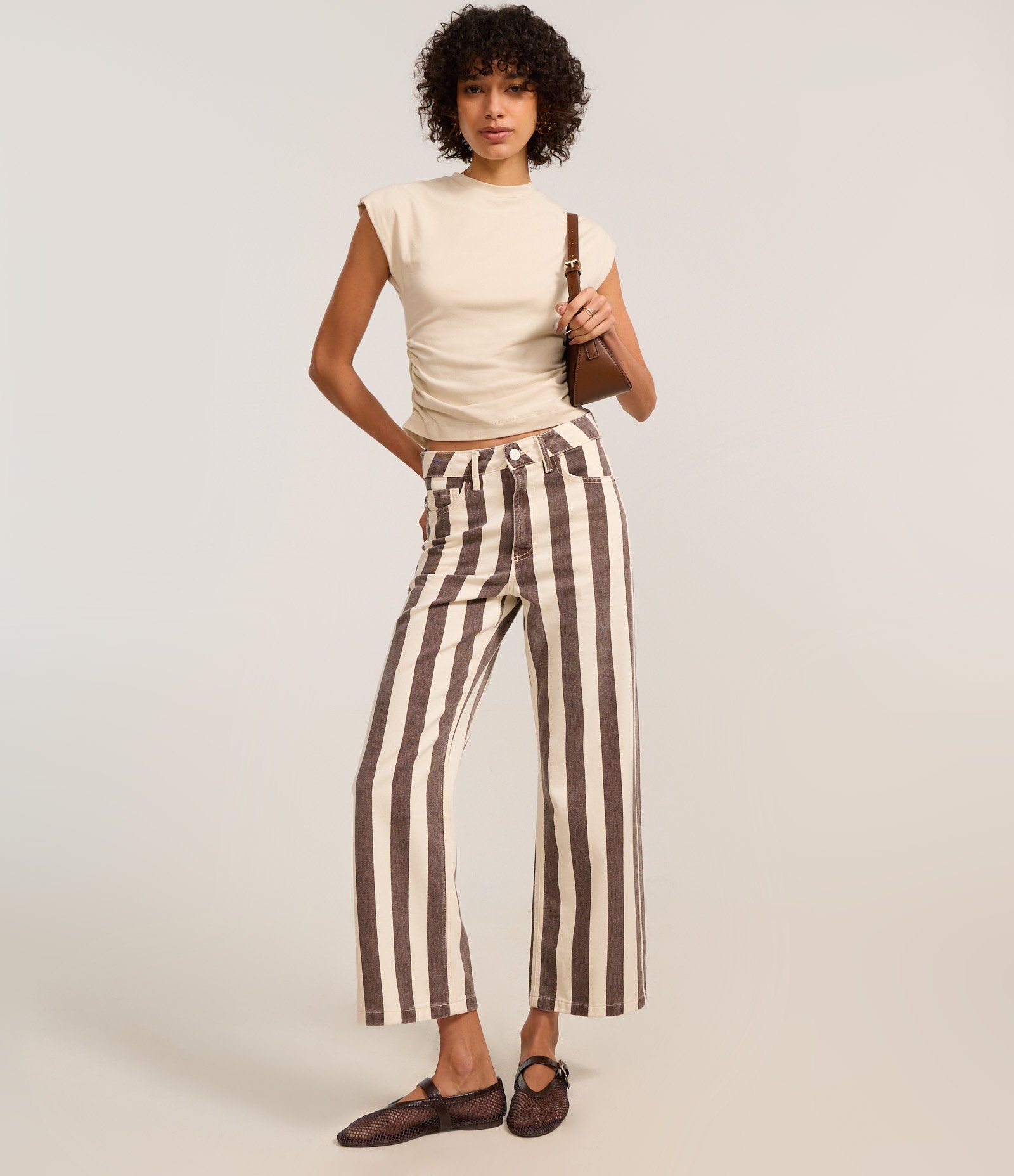 Blusa em Algodão com Gola Alta e Franzido na Lateral Bege 2