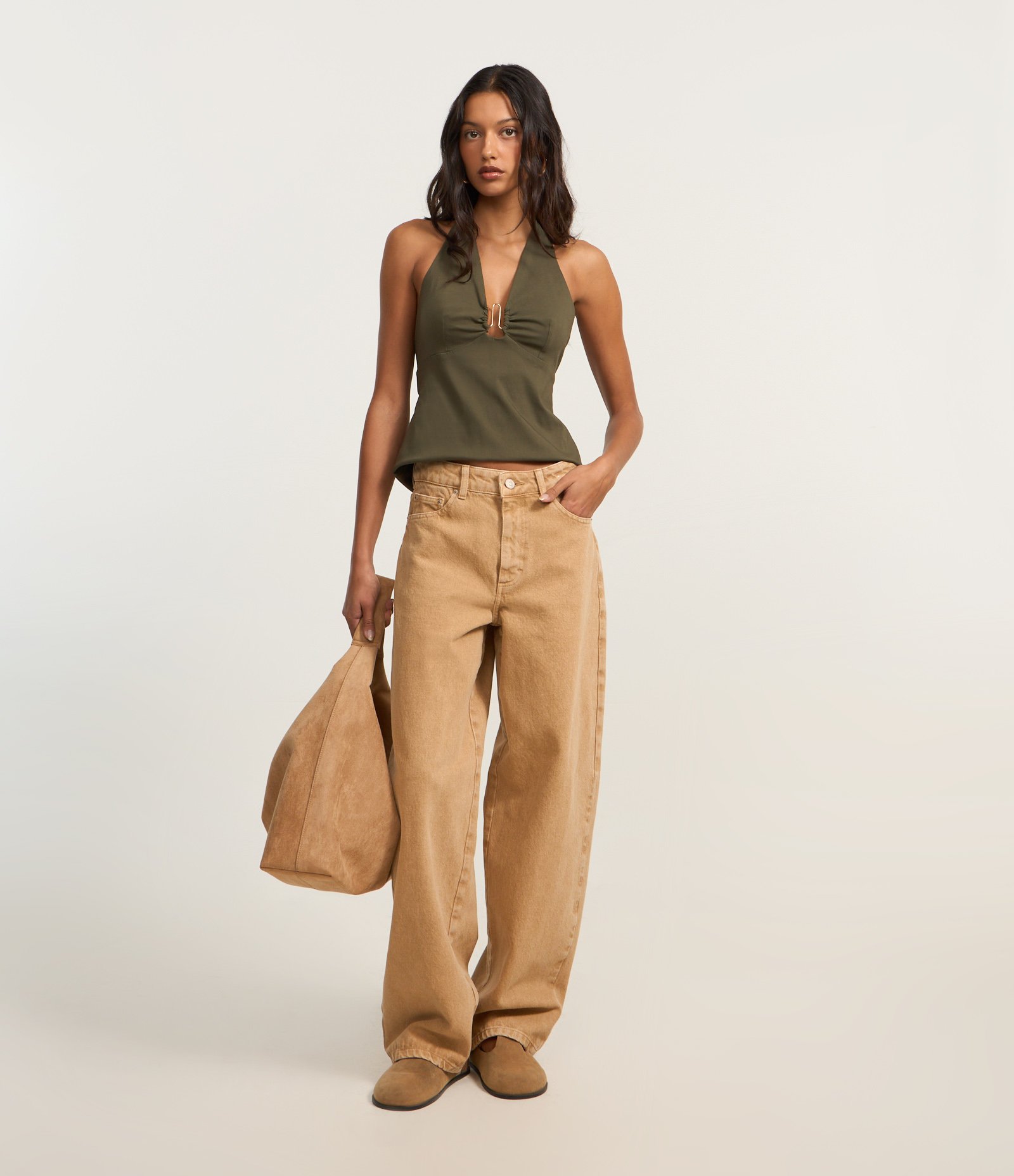 Calça Baggy em Sarja com Bolsos Bege 1