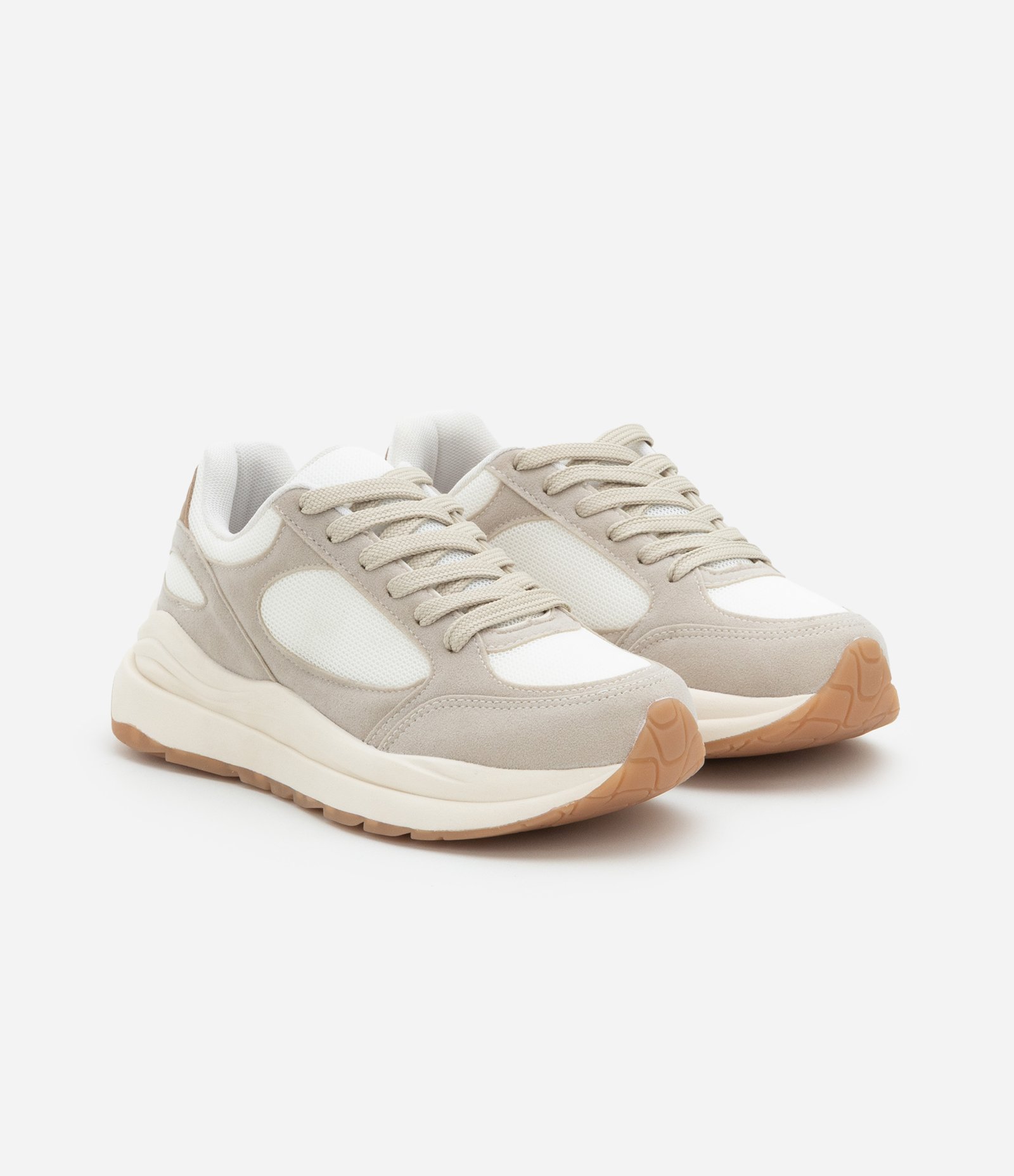 Tênis Jogging com Recortes Cinza 2