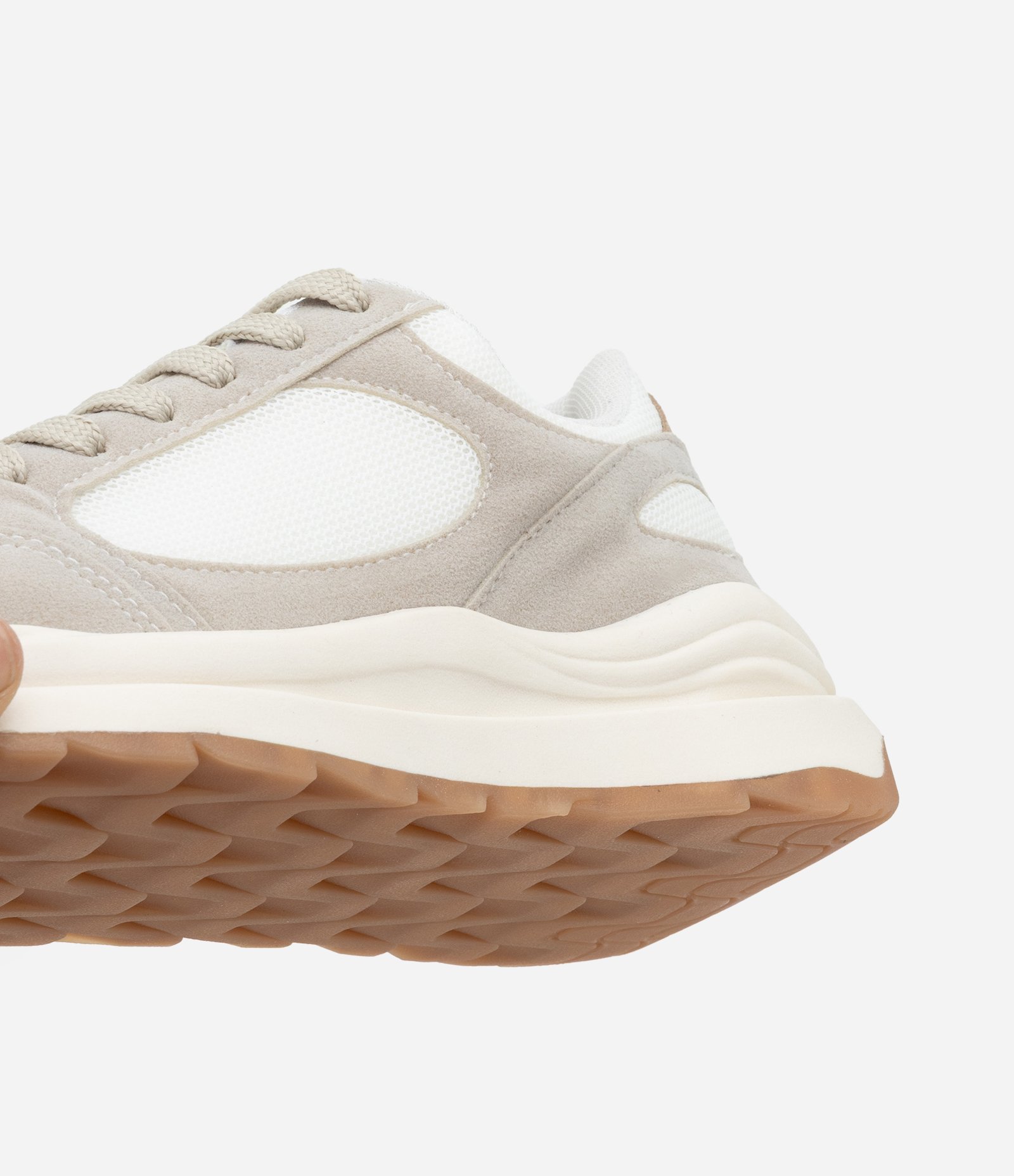 Tênis Jogging com Recortes Cinza 3