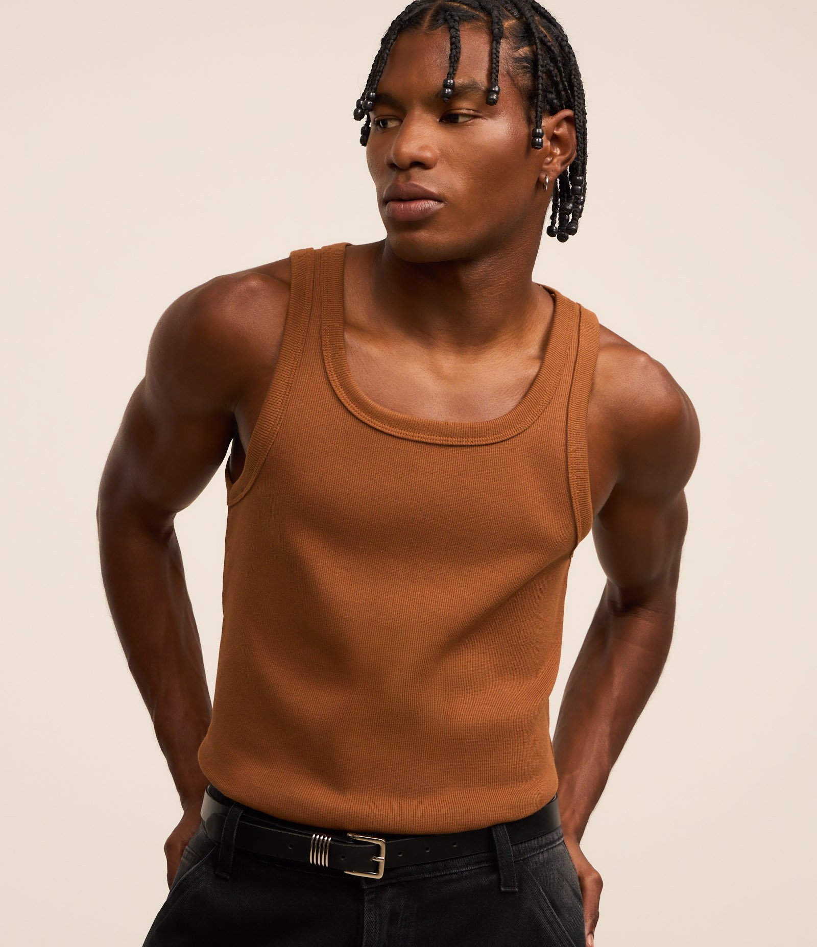 Regata Regular Básica em Ribana de Algodão Marrom 1