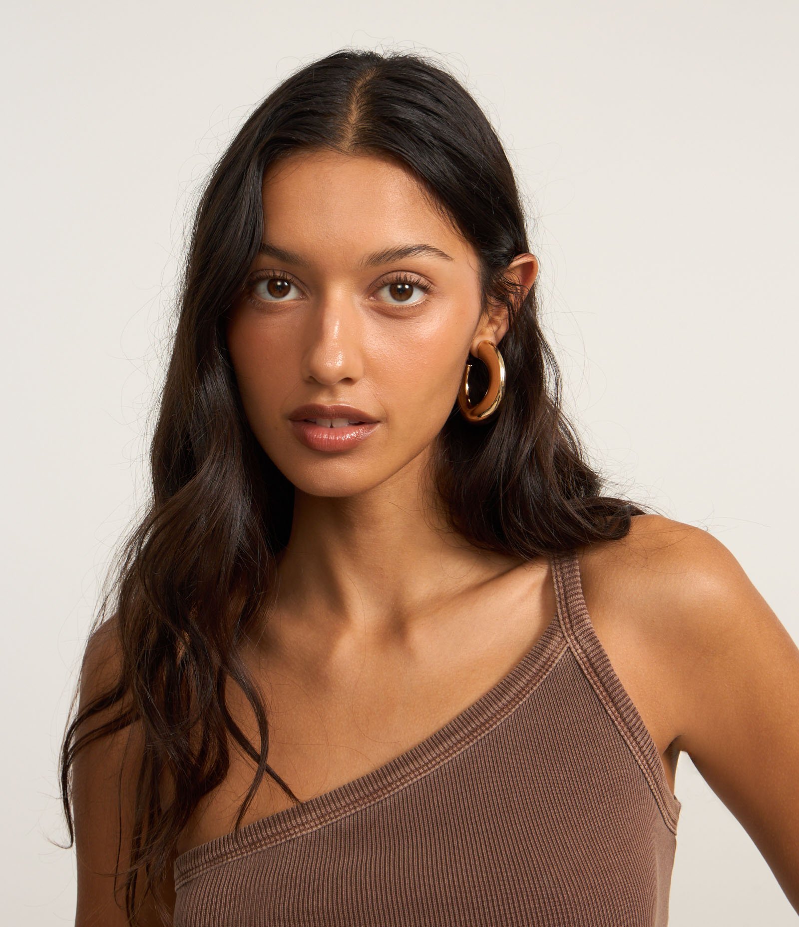 Blusa em Ribana com Um Ombro Só e Efeito Lavada Marrom 1