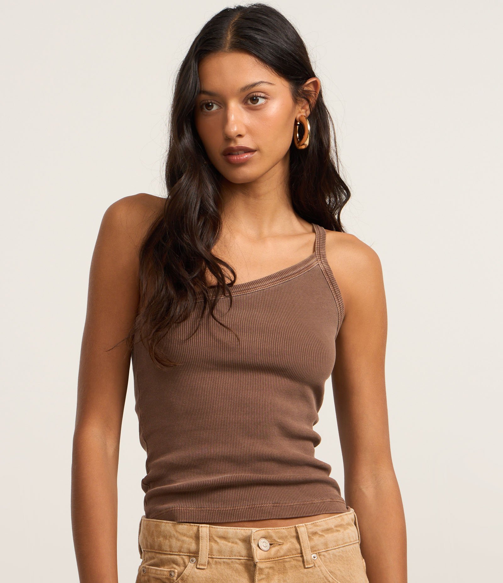 Blusa em Ribana com Um Ombro Só e Efeito Lavada Marrom 3