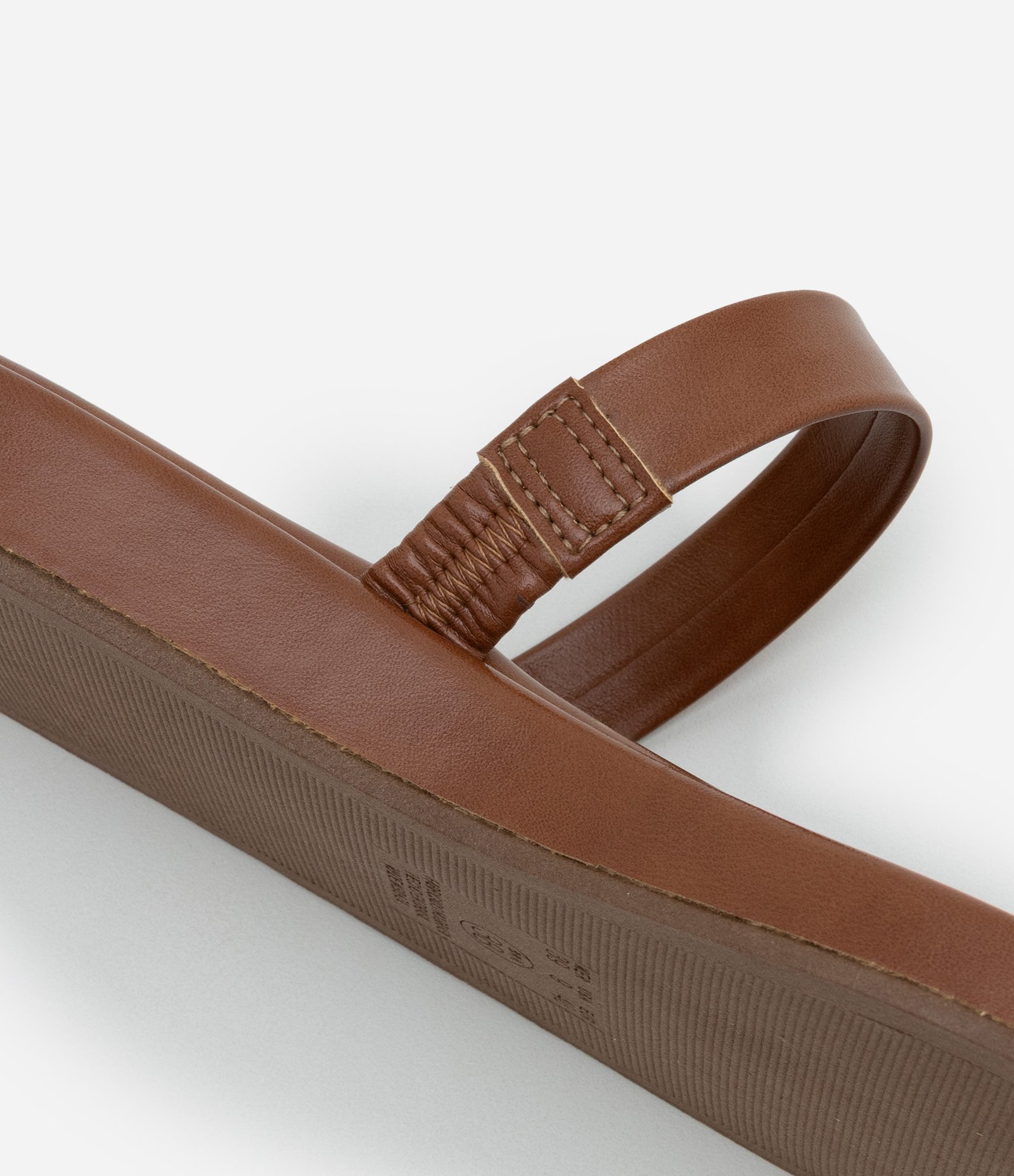 Sandália Rasteira com Tiras Médias Marrom 4