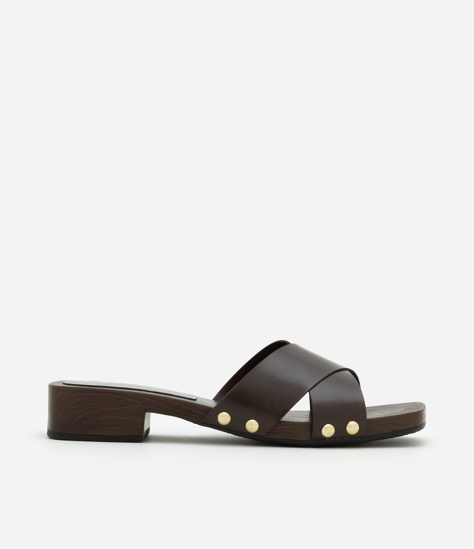 Sandália Mule com Efeito Madeira e Tiras Largas Cruzadas com Tachinhas Marrom 1