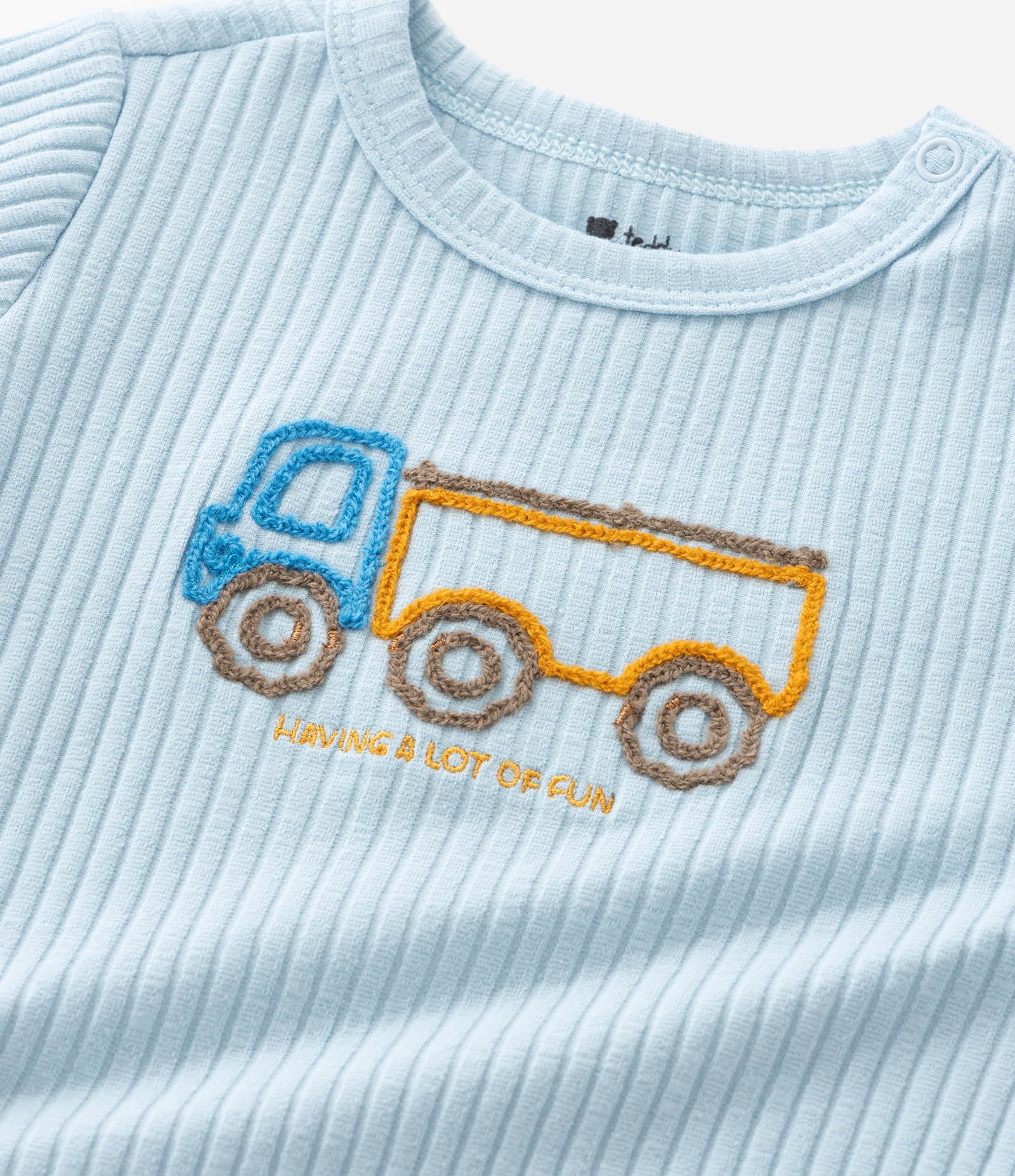 Macacão Infantil Canelado com Bordado Caminhão - Tam 0 a 18 Meses Azul 8