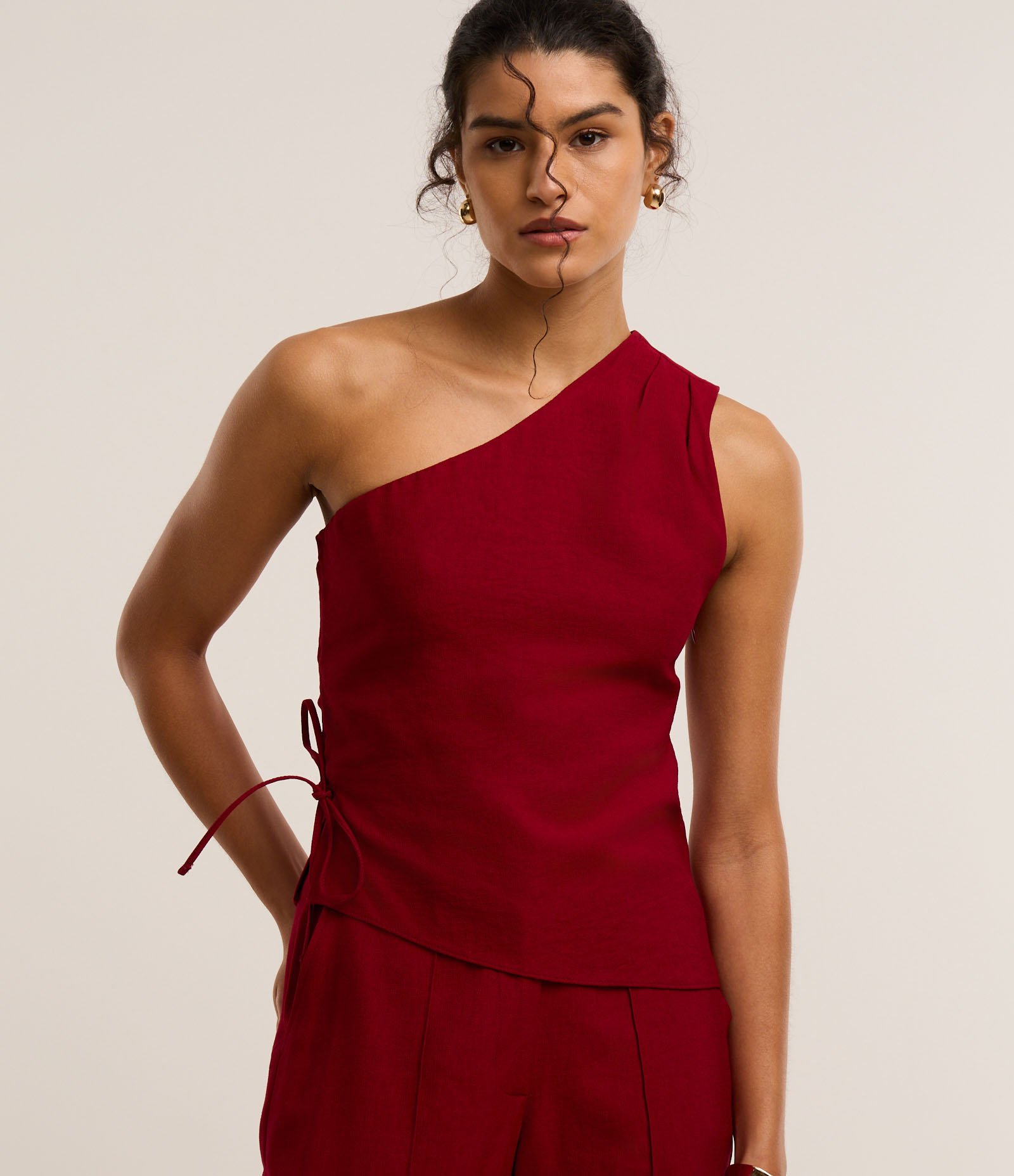 Blusa Alfaiatada Ombro Só em Viscose com Regulador Lateral 1