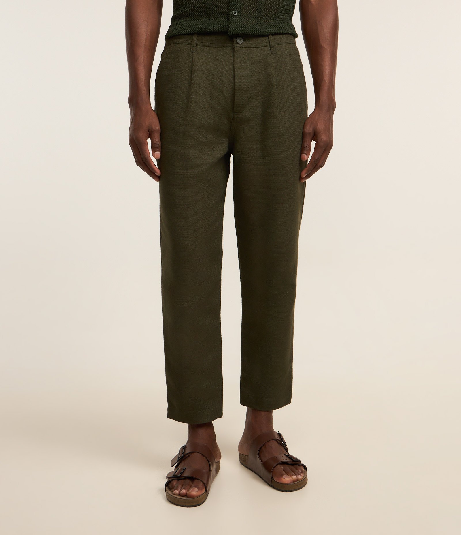 Calça Relaxed em Alfaiataria com Textura e Bolsos Verde 2