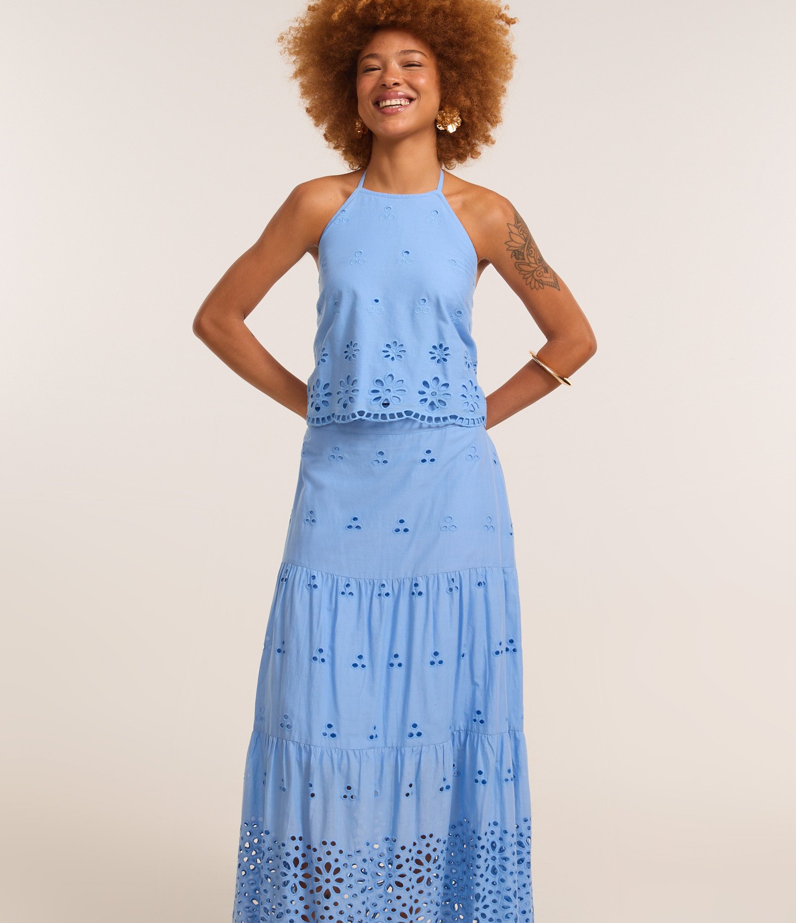 Saia Long Midi Evasê com Furinhos e Babados Azul 3