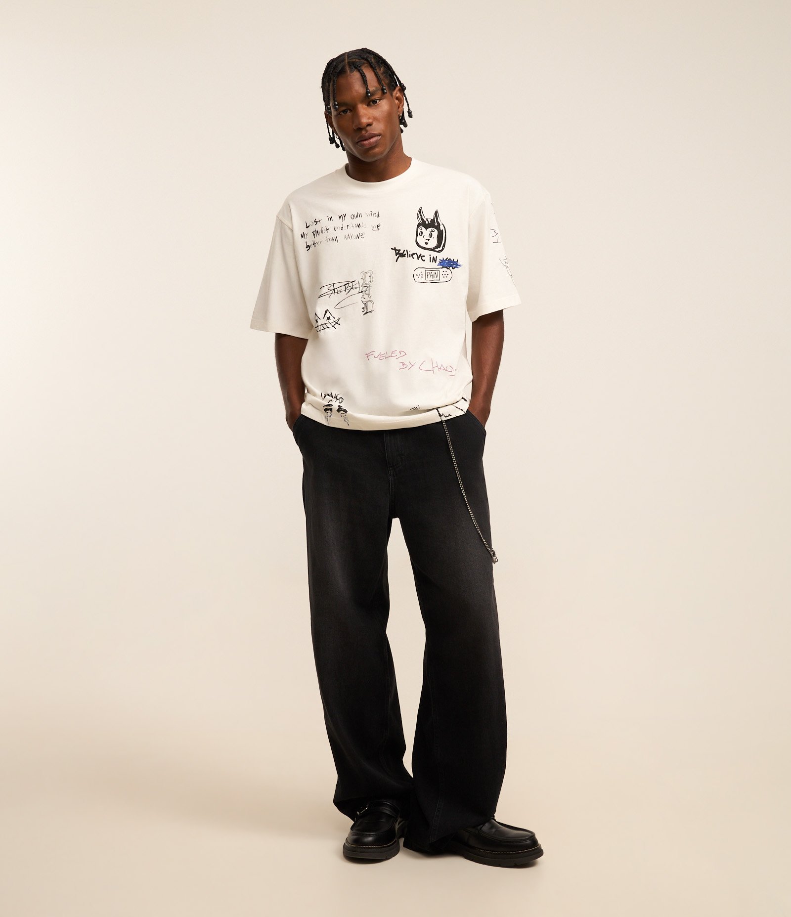 Calça Super Baggy em Jeans Marmorizado com Corrente no Bolso Preto 2