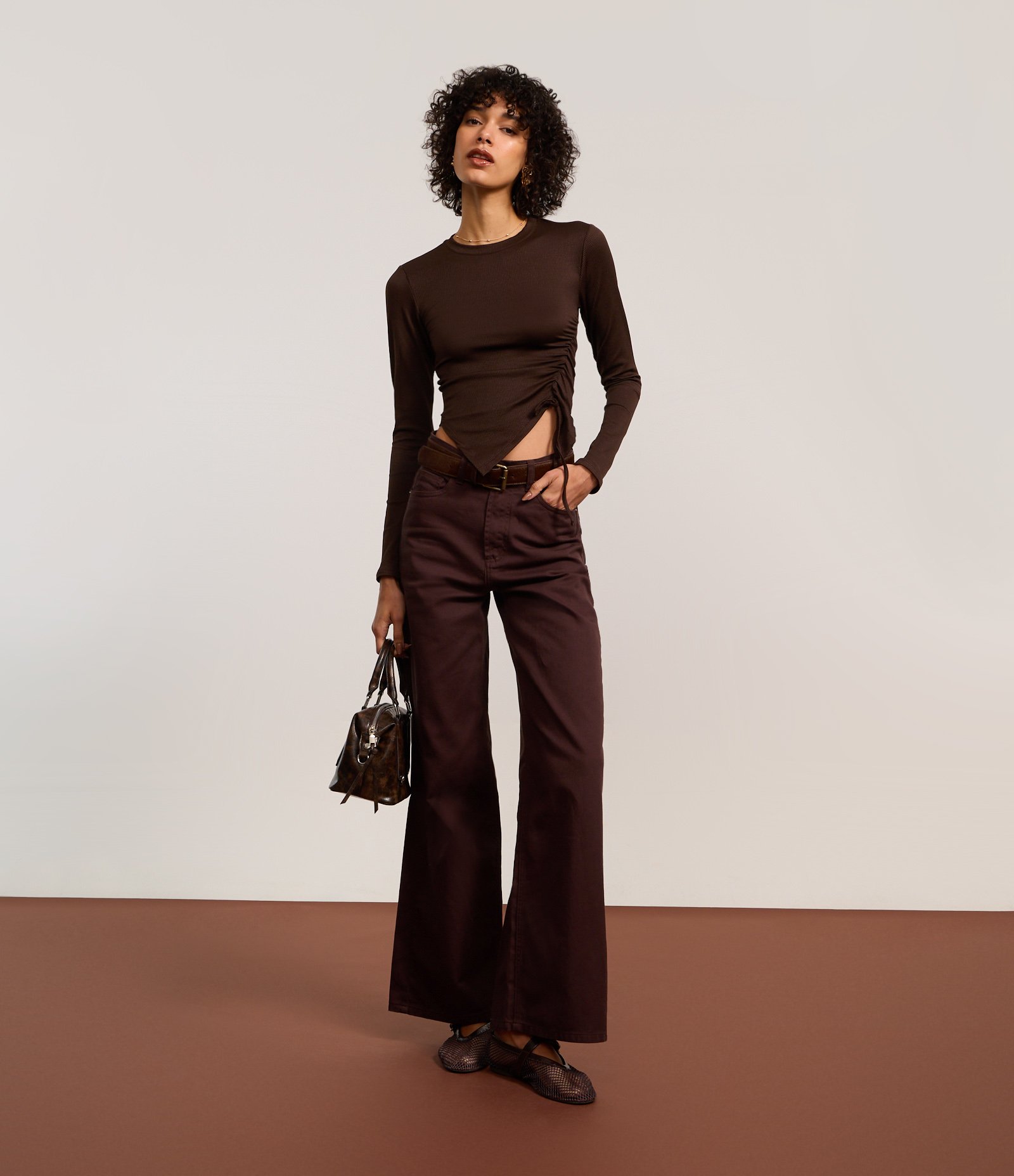 Calça Wide Leg em Sarja com Pespontos Contrastantes Marrom 5