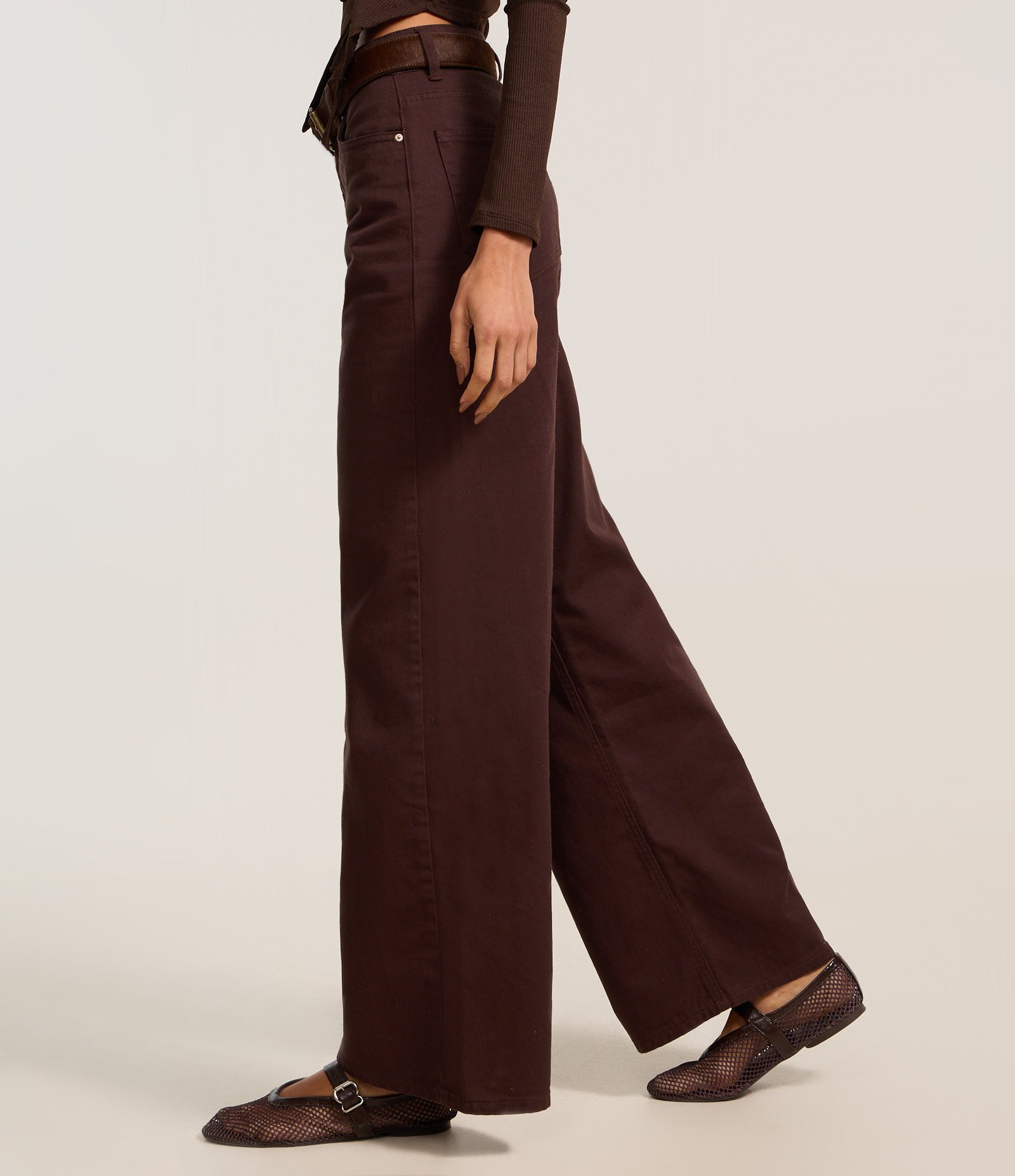 Calça Wide Leg em Sarja com Pespontos Contrastantes Marrom 3