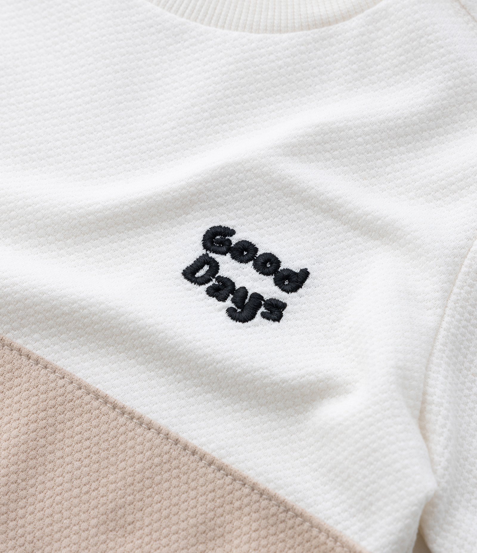 Camiseta Texturizada Infantil com Blocos de Cores e Bordado - Tam 1 a 6 anos Preto 4