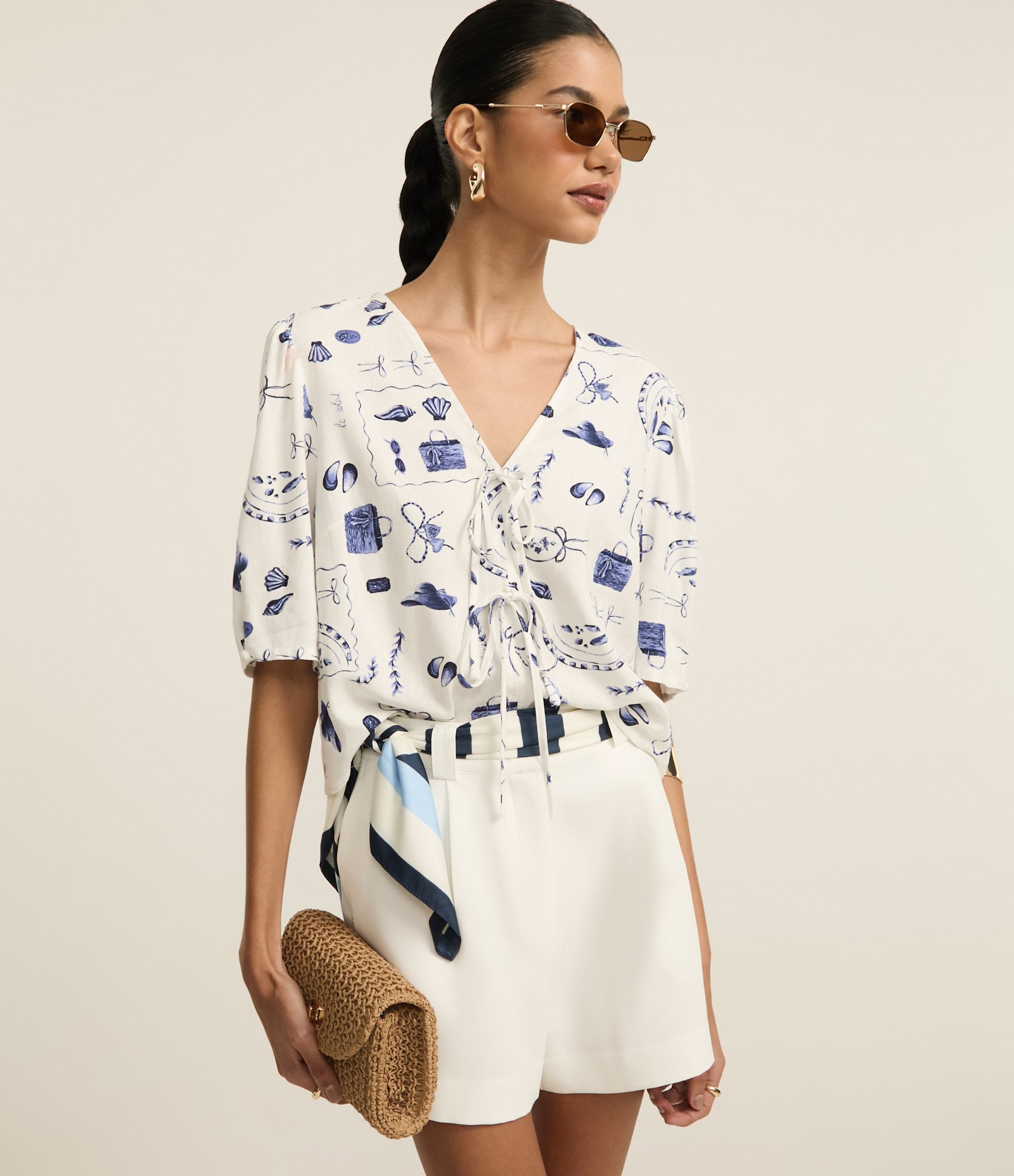 Blusa em Viscolinho com Manga Bufante e Estampa Praia Bicolor 1