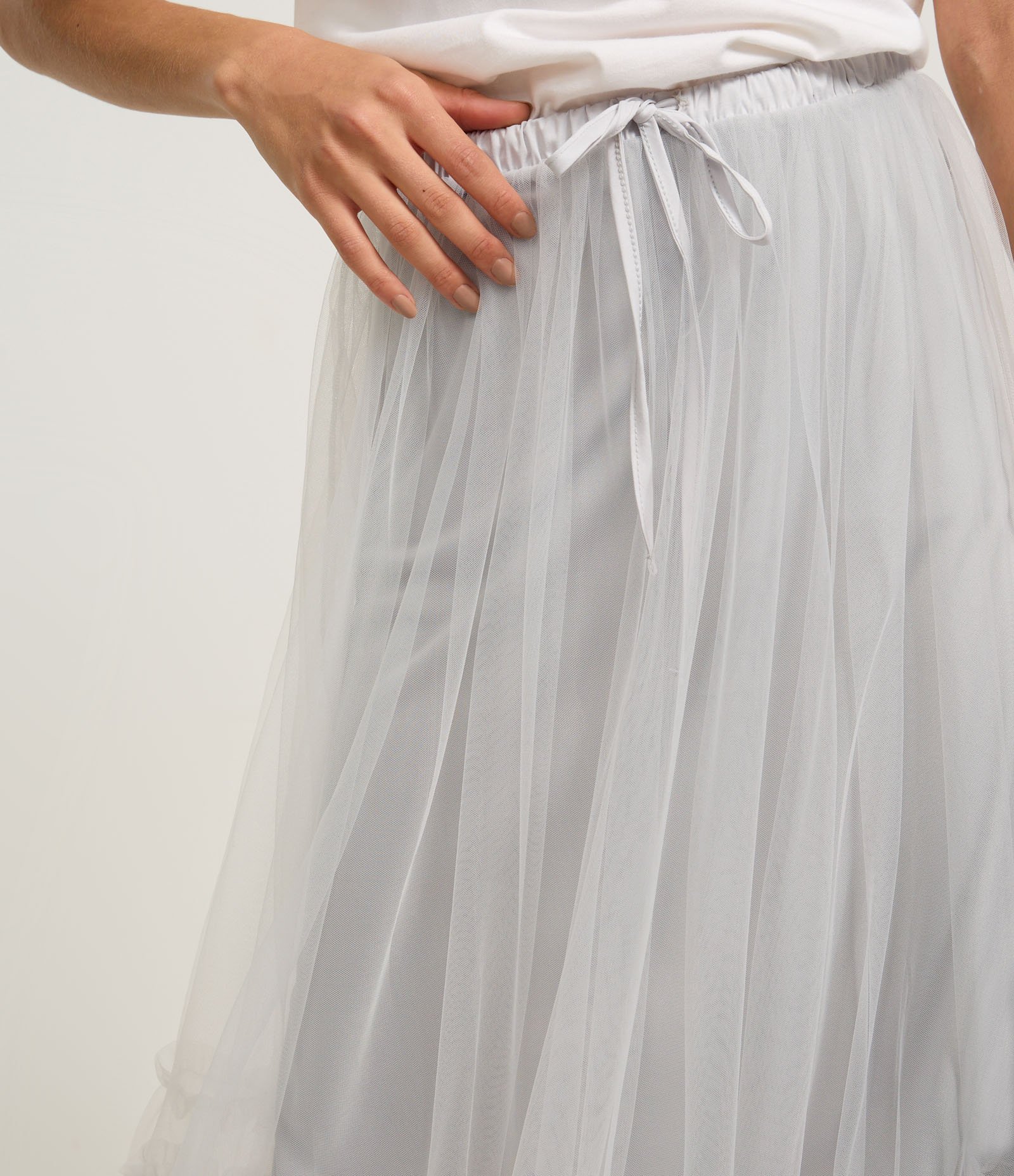 Saia Long Midi em Tule Texturizada com Forro Curto Cinza 4