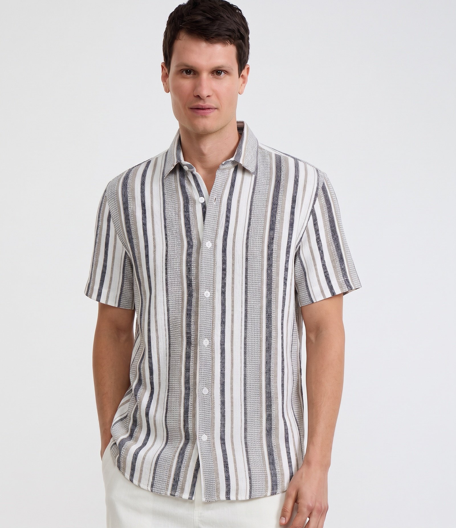 Camisa em Algodão com Textura e Listras Bege/Cinza 2