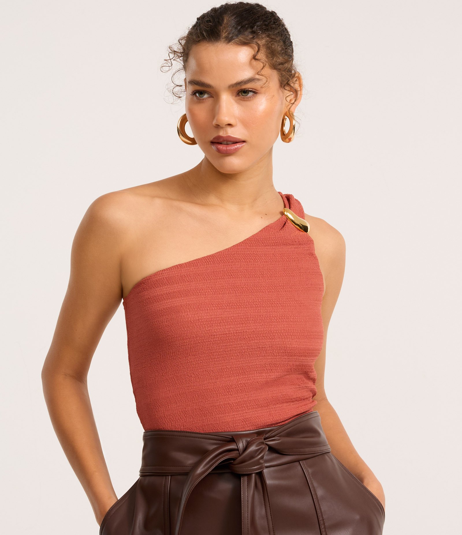 Blusa Texturizada com Um Ombro Só e Aviamento em Metal Laranja 3