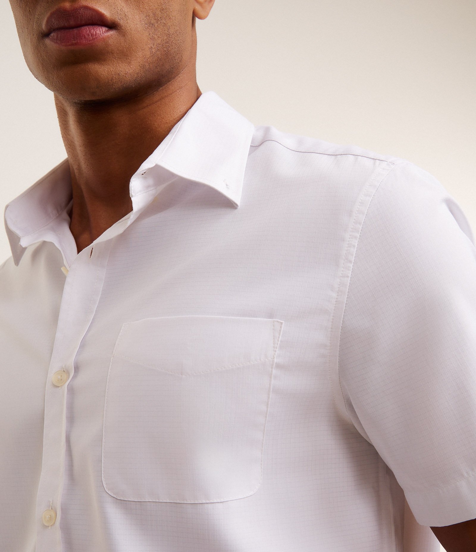 Camisa Regular em Tricoline com Fibra de Bambu Abotoamento e Bolso Branco 3