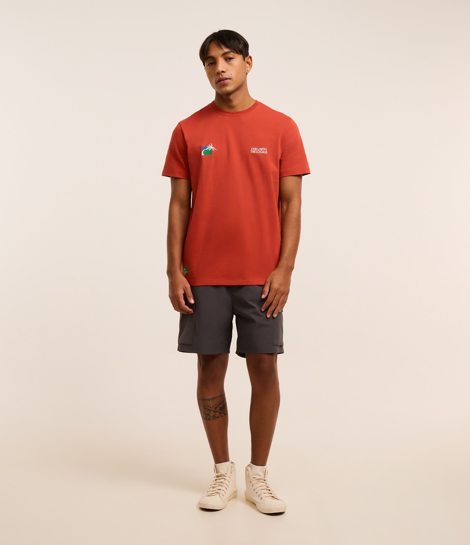 Camiseta Comfort em Algodão Peruanos com Estampa de Praia Marrom 2