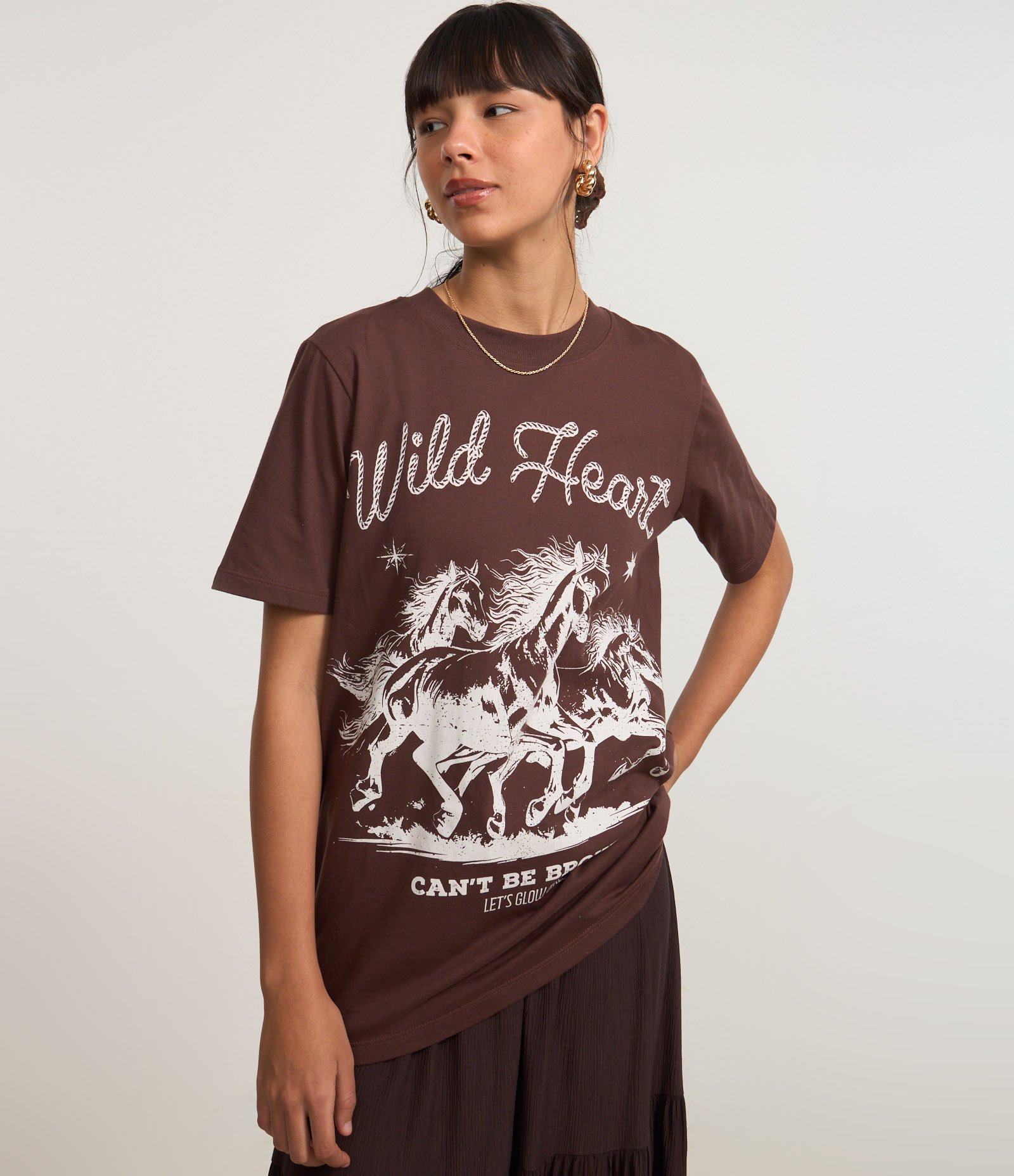 Camiseta T-Shirt Alongada com Estampa Western Wild Heart Marrom 3