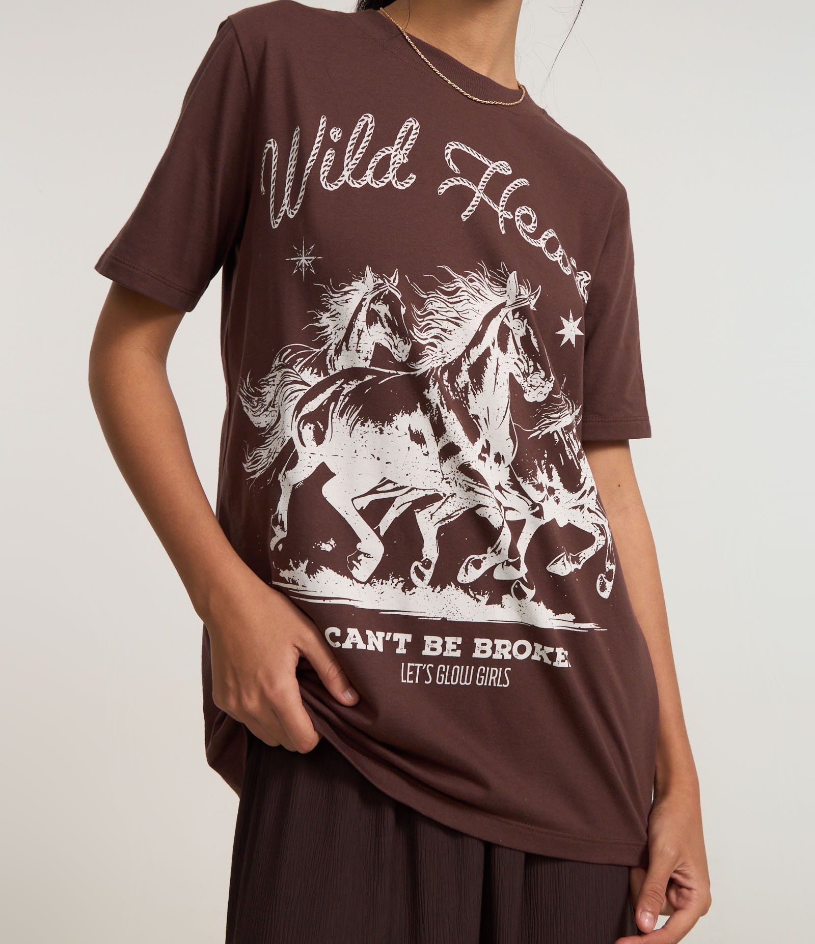 Camiseta T-Shirt Alongada com Estampa Western Wild Heart Marrom 4