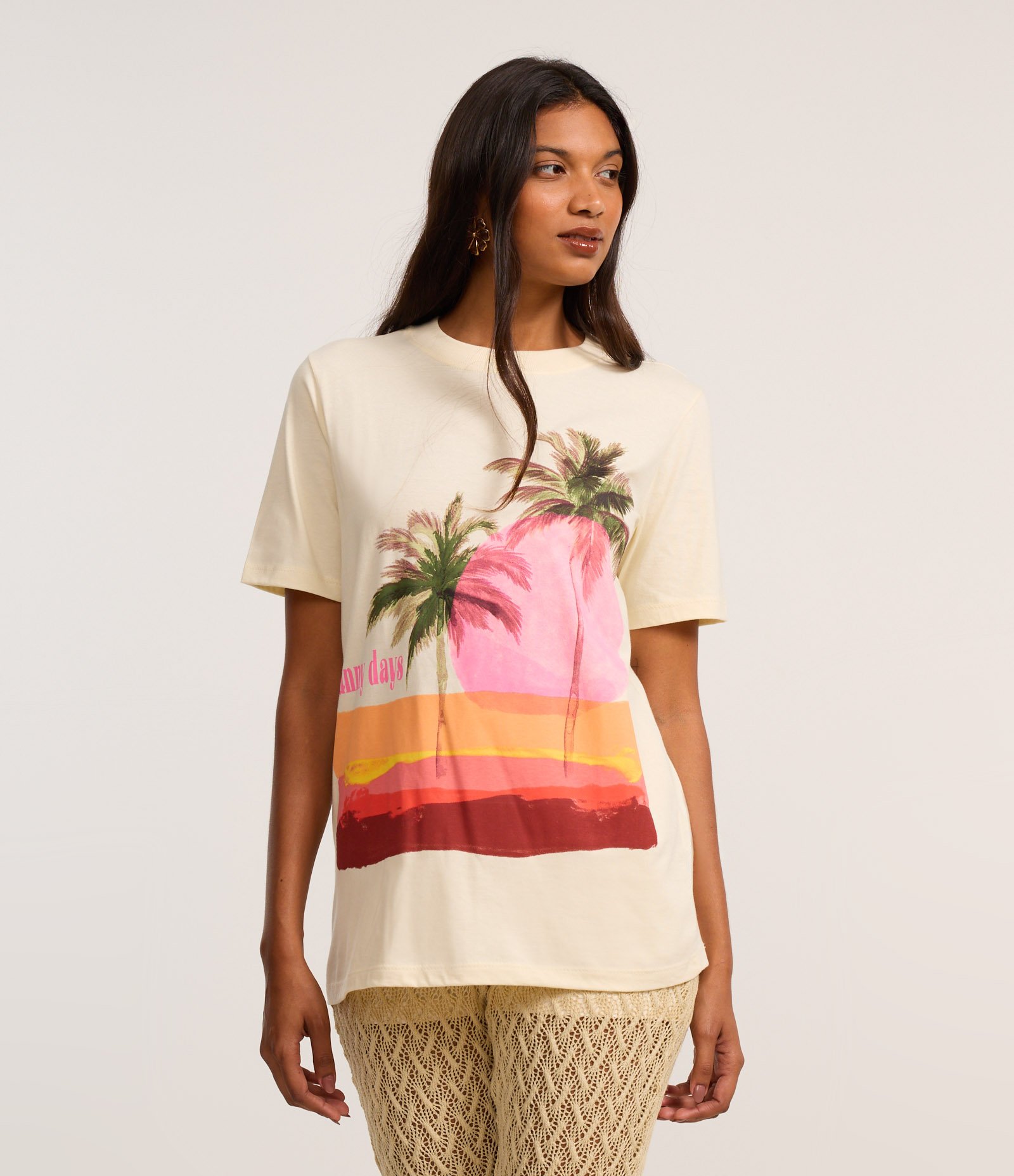 Camiseta Alongada em Algodão com Estampa Tropical Sunny Days Bege 1