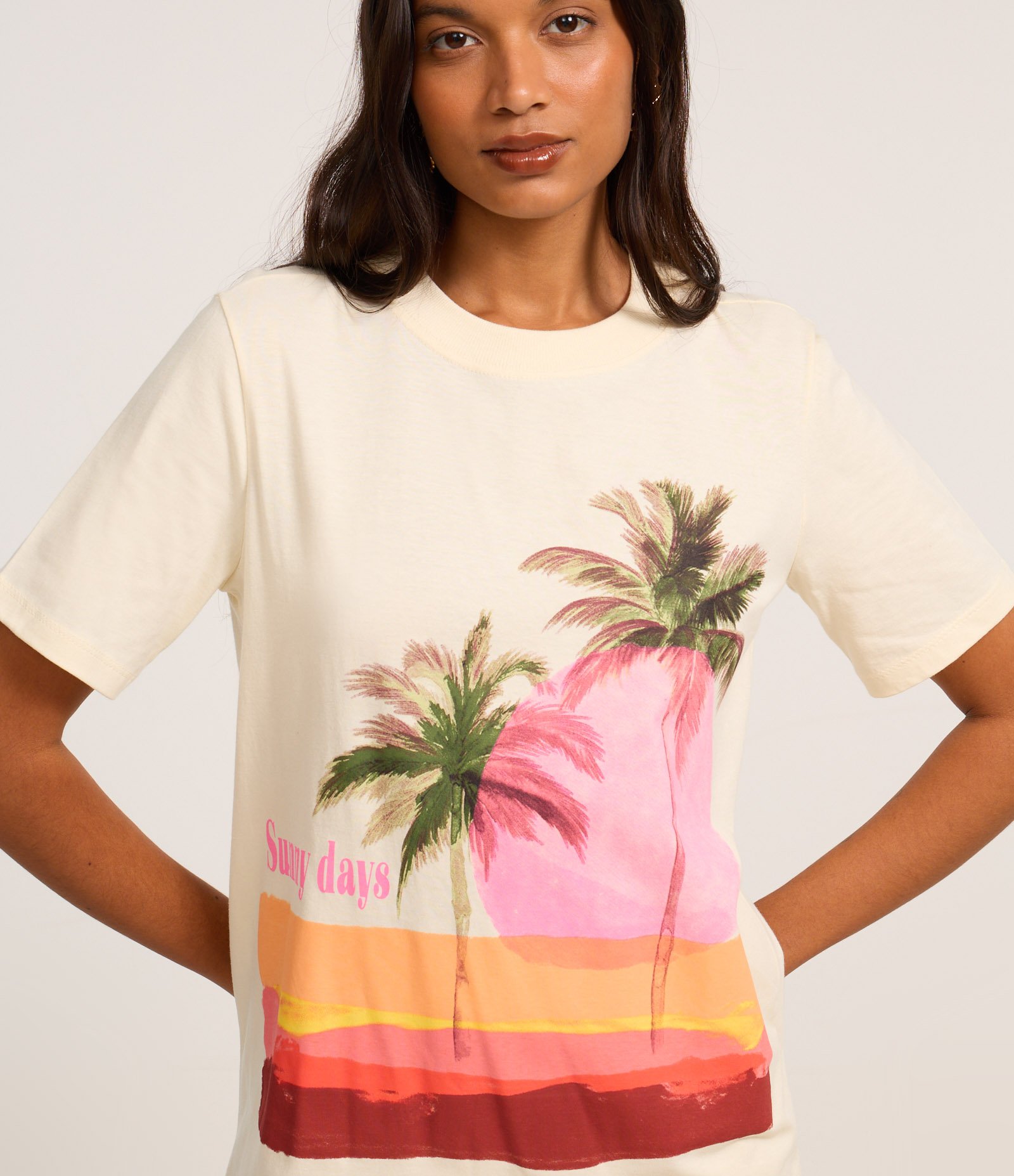 Camiseta Alongada em Algodão com Estampa Tropical Sunny Days Bege 3