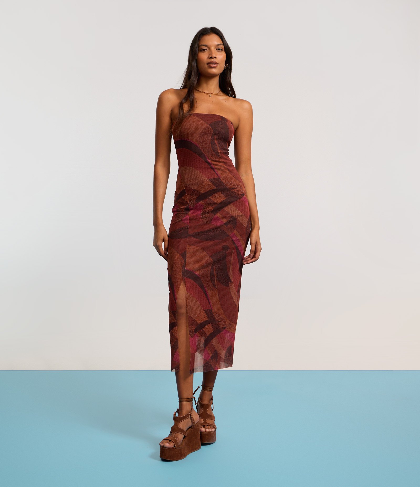 Vestido Long Midi em Tule Tomara que Caia com Fenda Vermelho 4