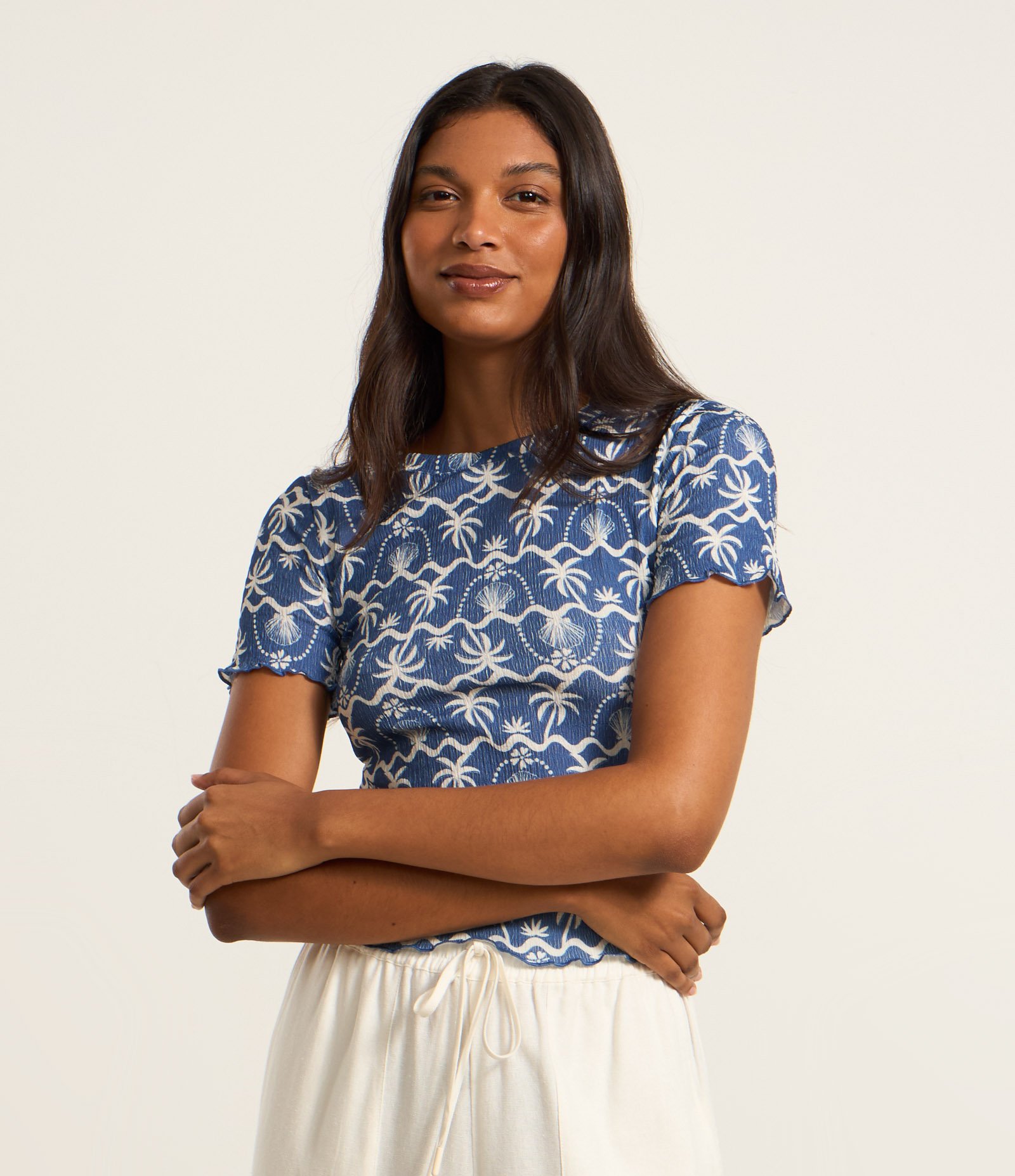 Blusa Texturizada com Estampa Conchinhas e Frufru na Barra Azul 1