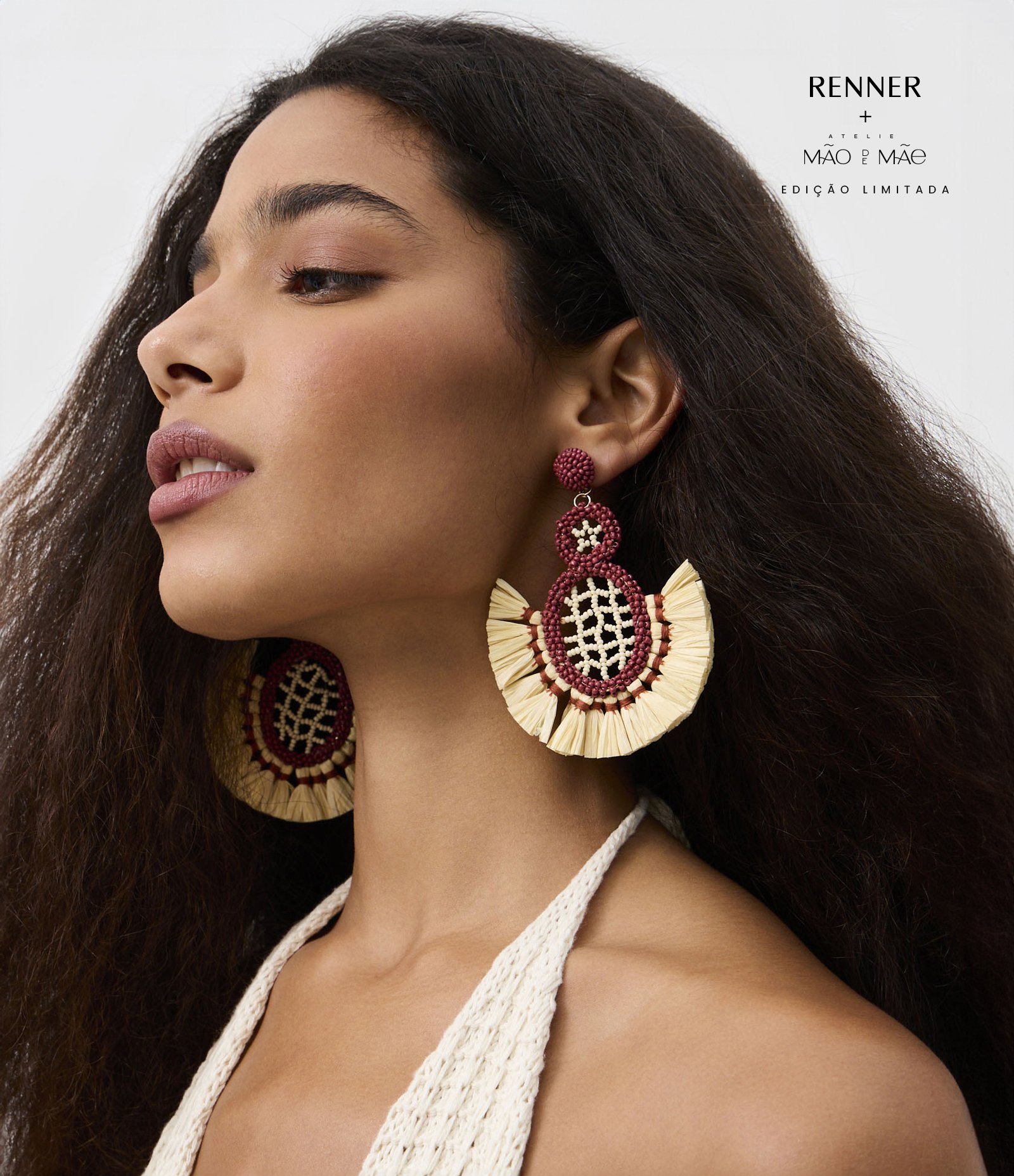 Brinco em Rafia e Miçangas com Formato Geométrico Bege 2