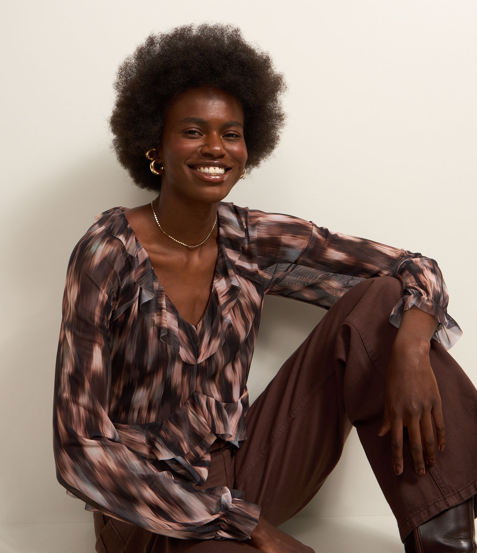 Blusa Bata em Tule Bicolor com Babados Preto 1