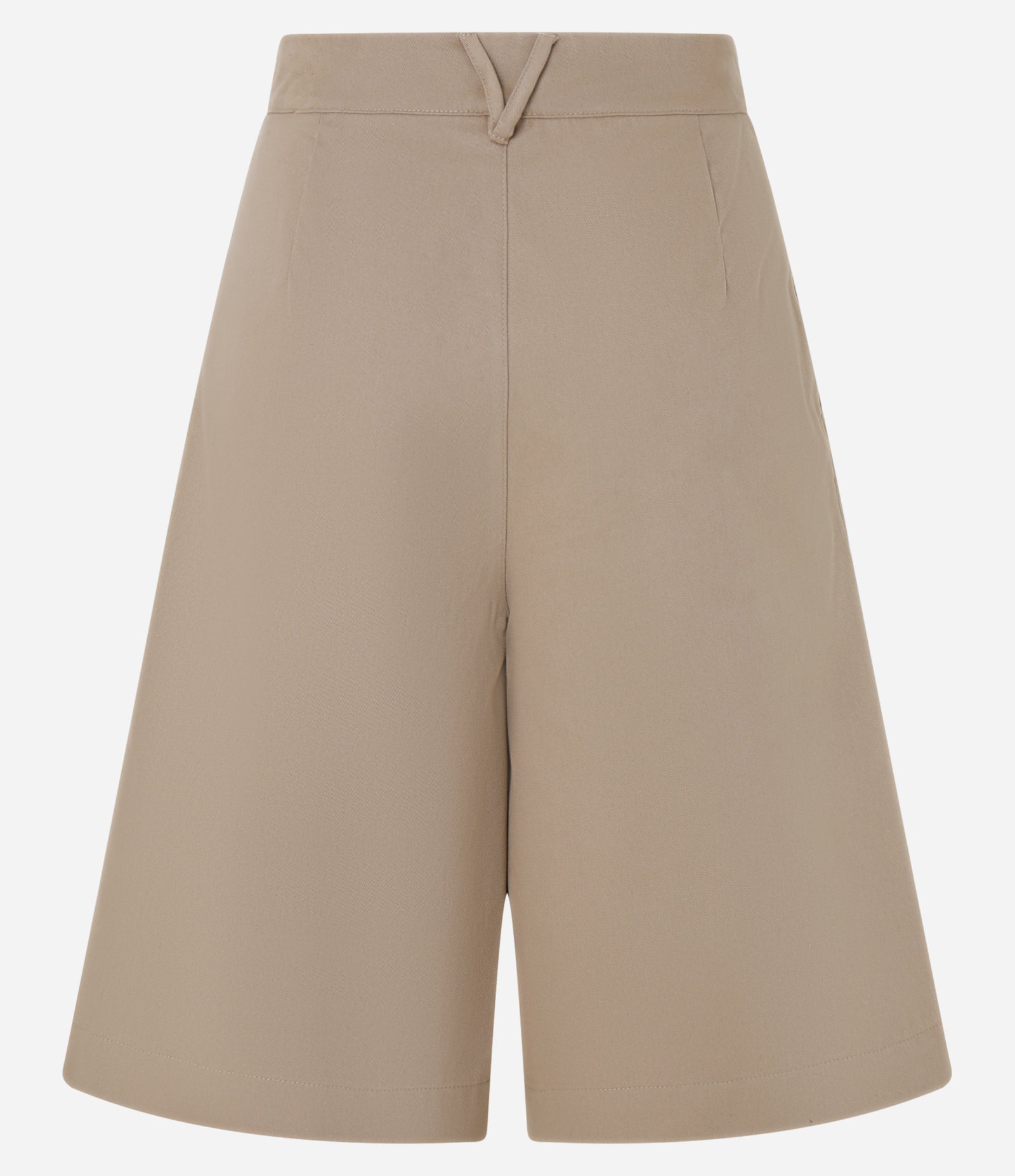 Bermuda Jorts em Sarja Alfaiatada com Pregas Bege 8