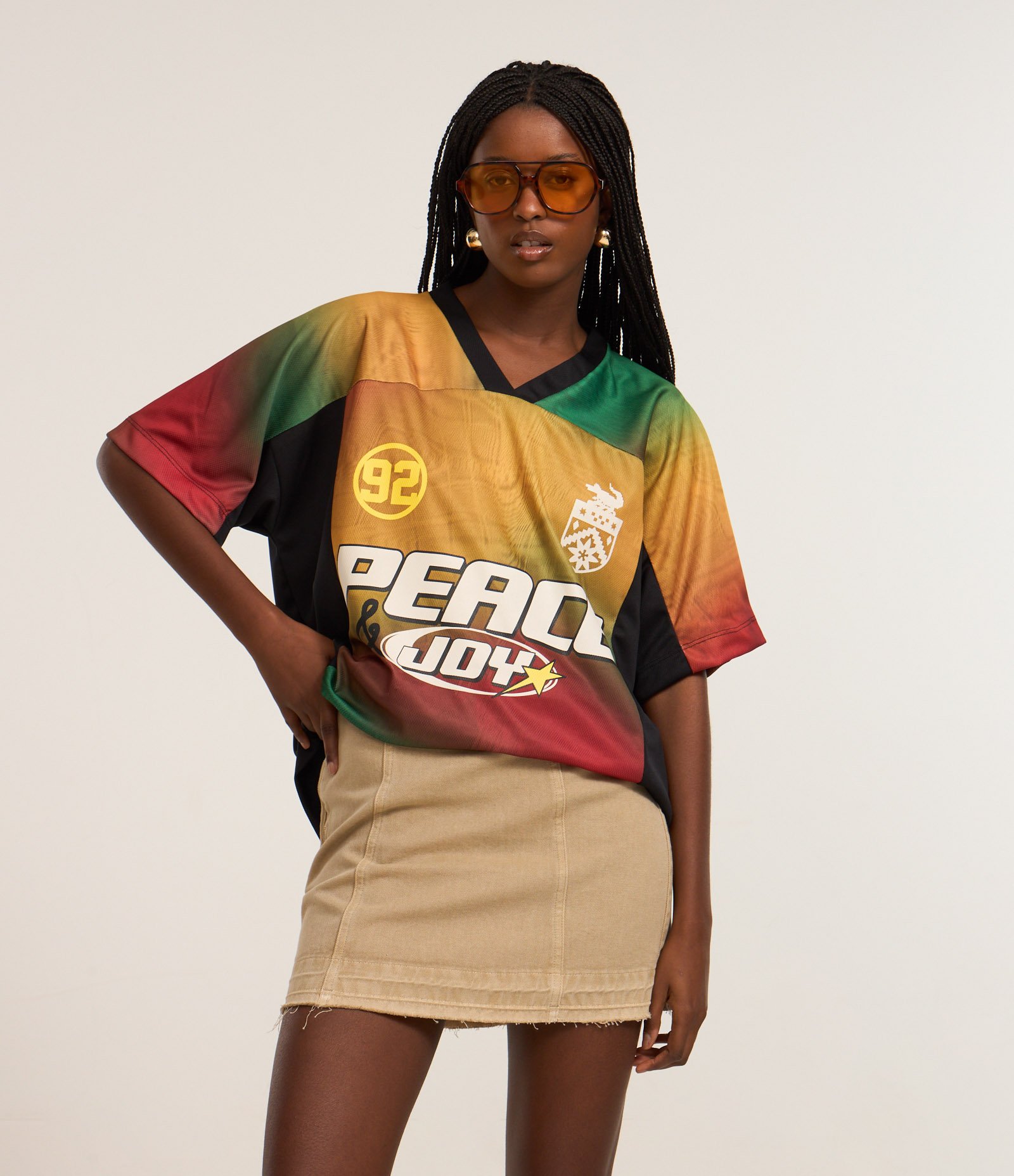 Saia Curta em Sarja com Recortes e Cintura Baixa Bege 2