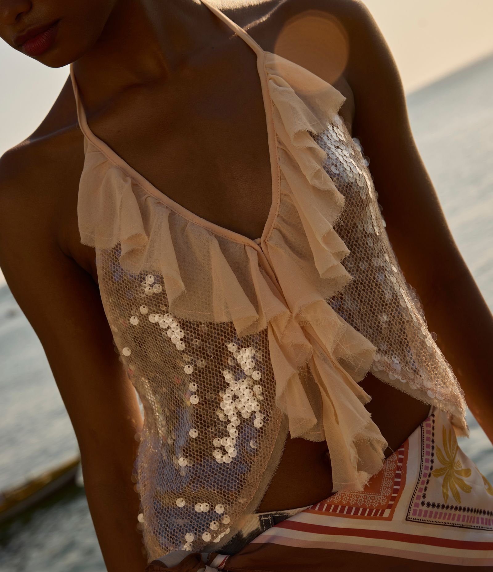 Blusa Frente Única em Poliamida com Paetês e Babados Rosa 6