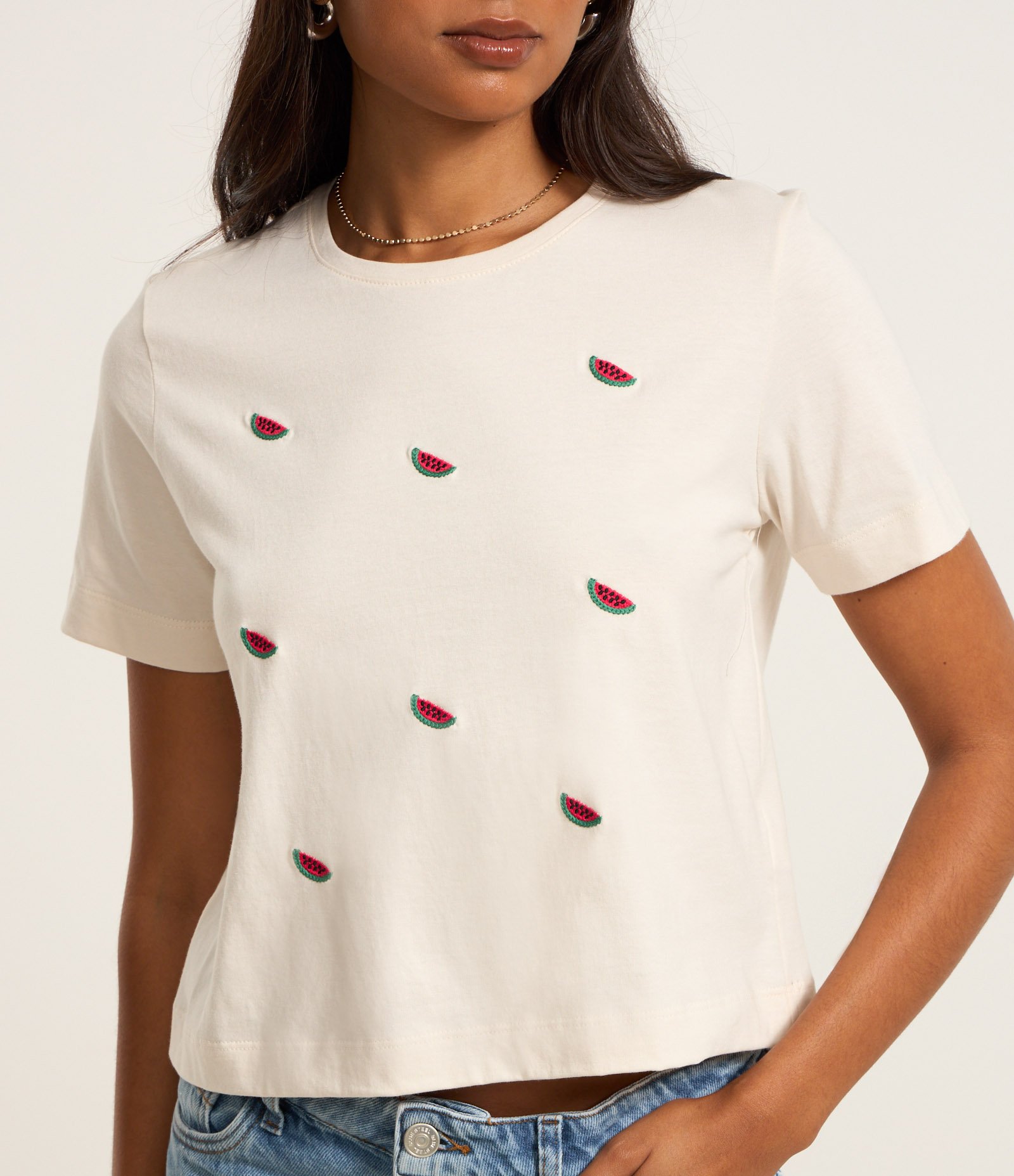 Camiseta em Algodão com Melancias Bordadas Branco 3