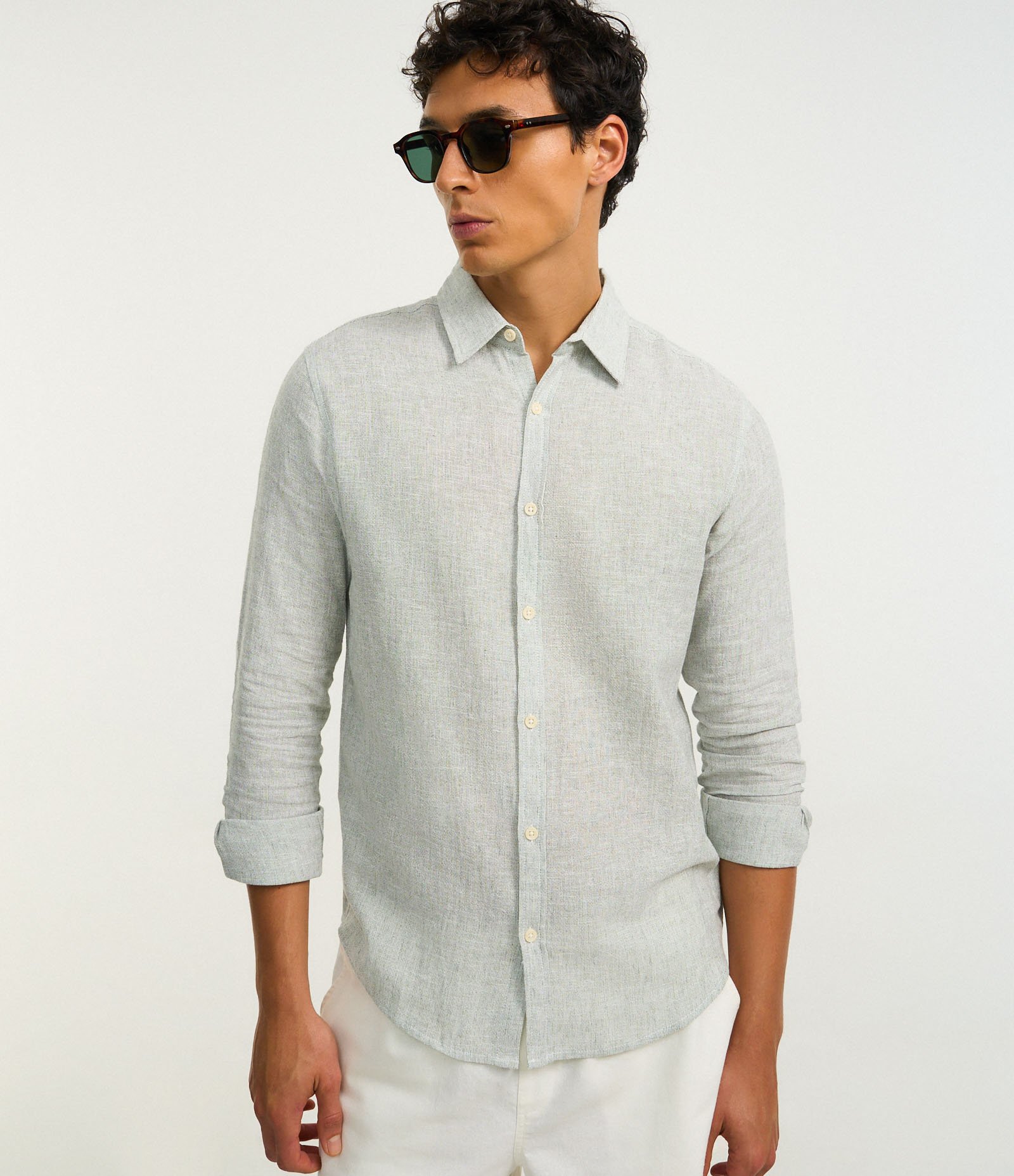 Camisa Regular em Linho e Gola Colarinho Verde 1