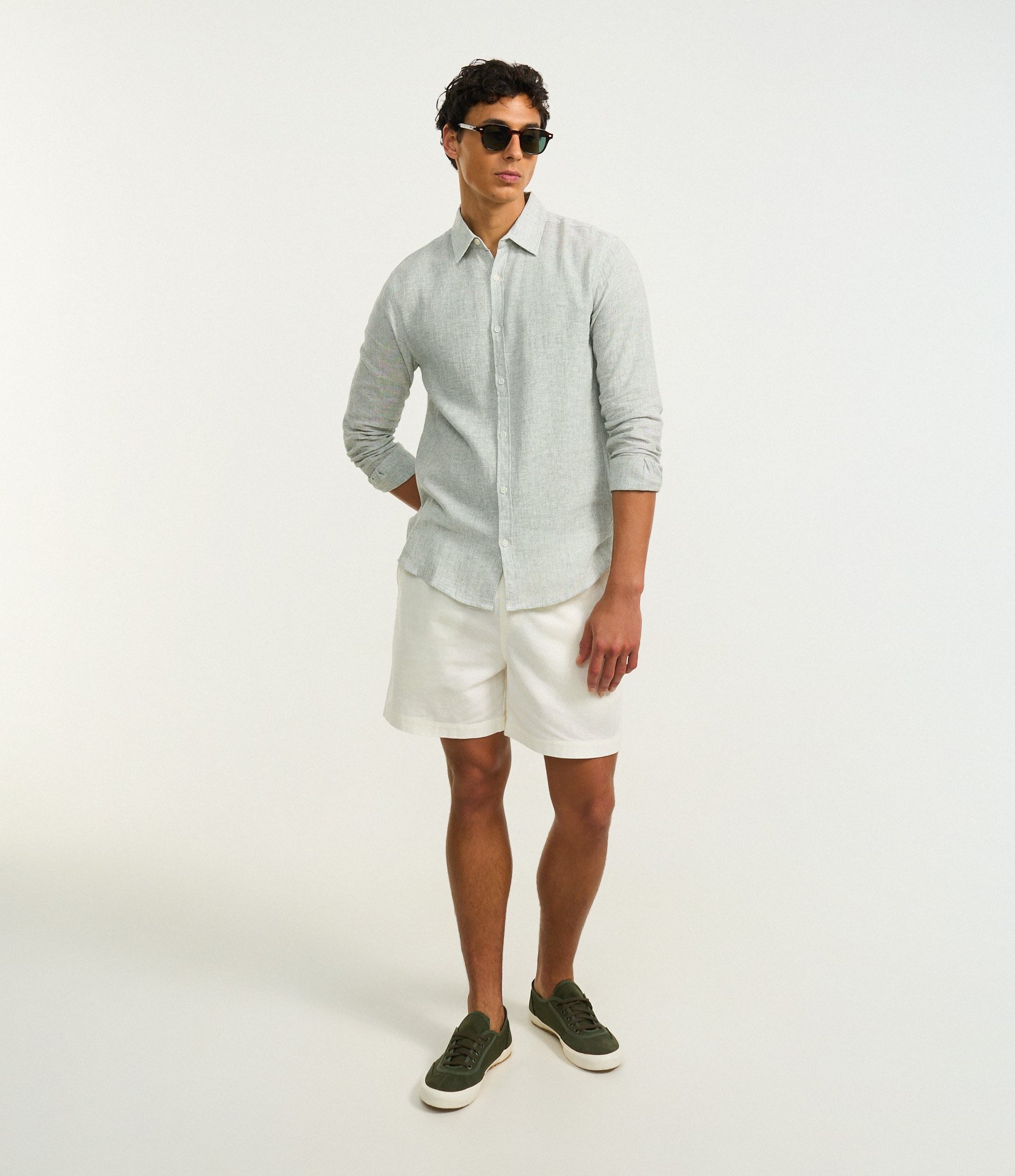 Camisa Regular em Linho e Gola Colarinho Verde 2