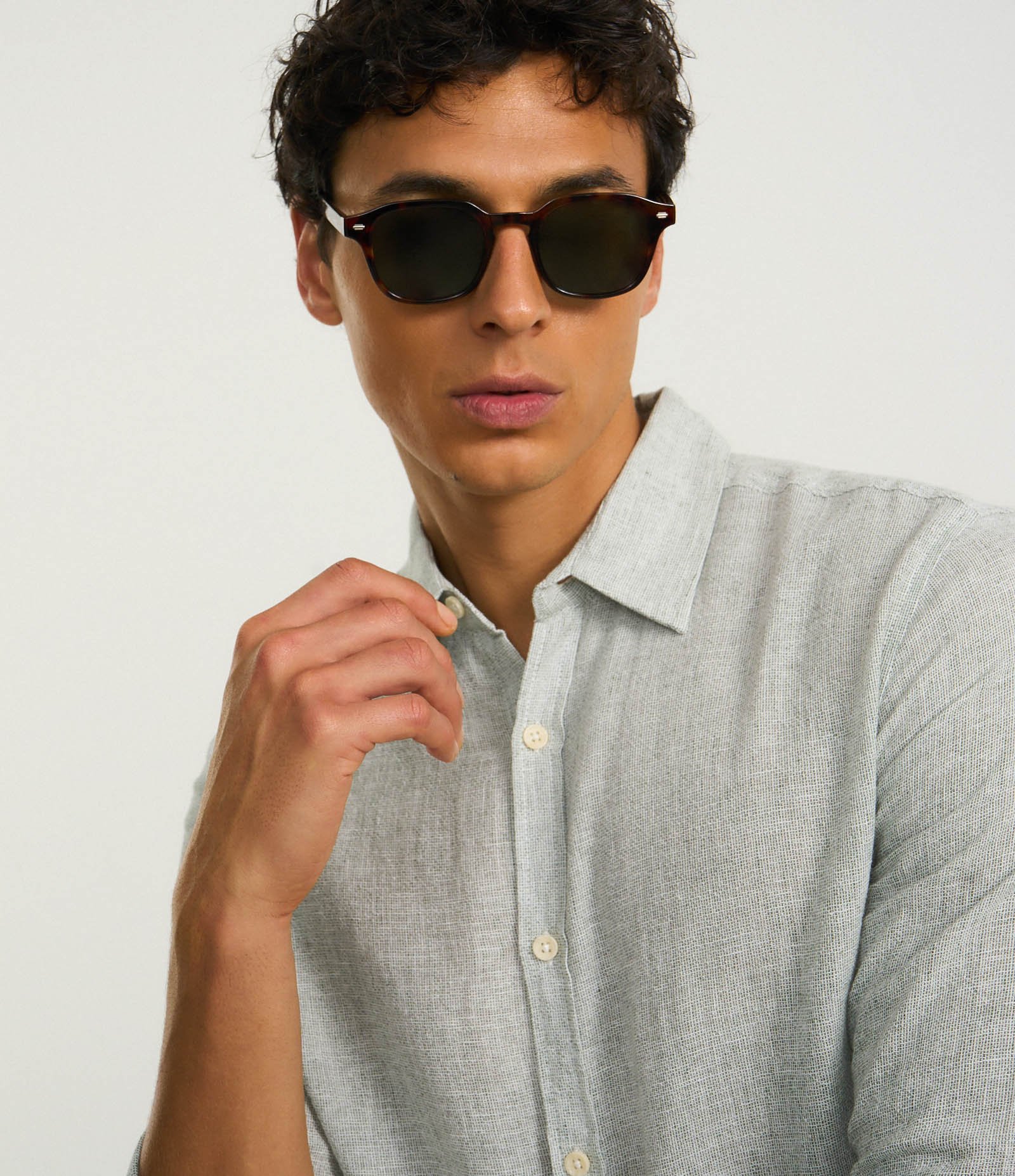 Camisa Regular em Linho e Gola Colarinho Verde 4