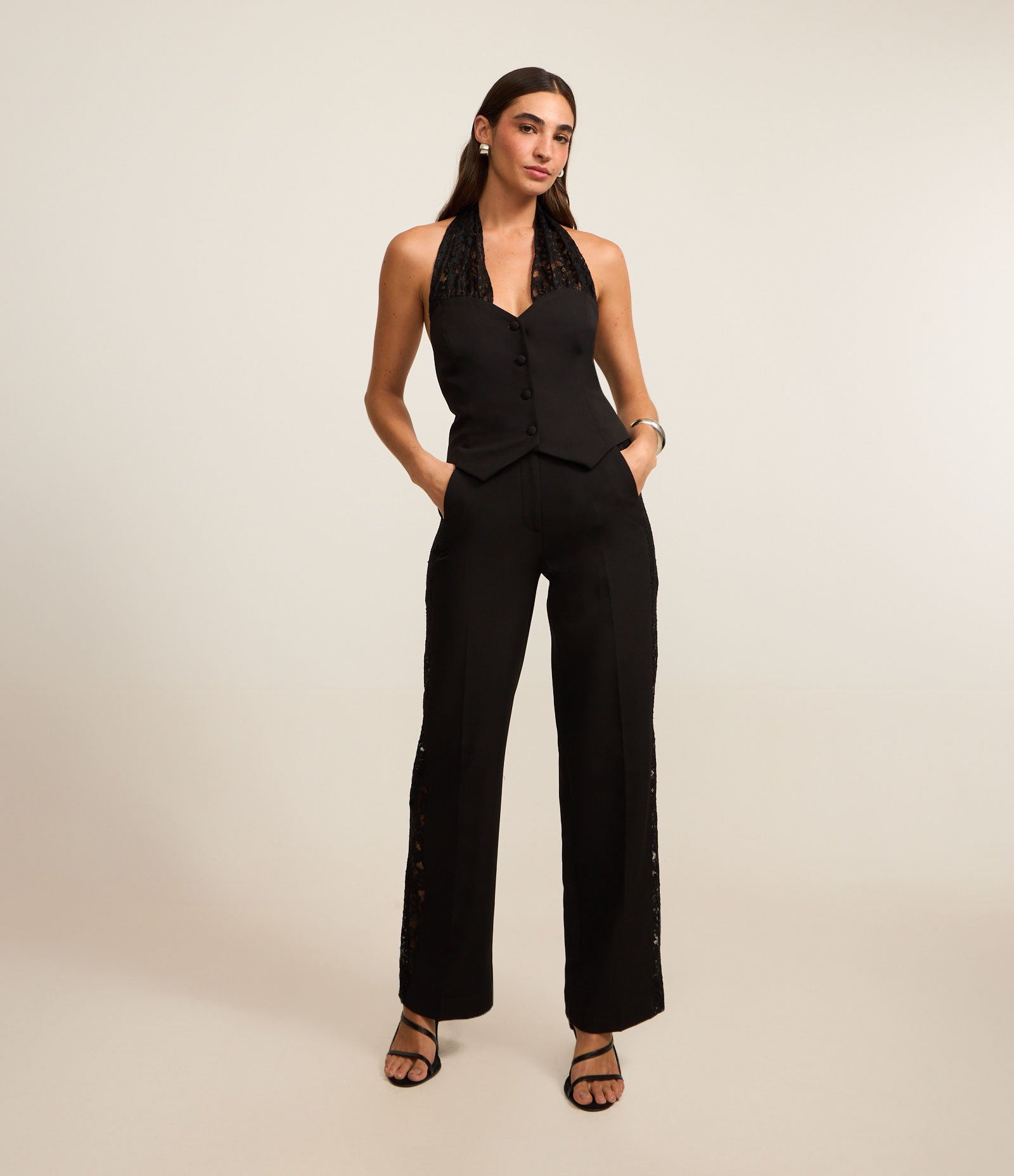 Calça Reta Alfaiatada com Renda na Lateral Preto 1