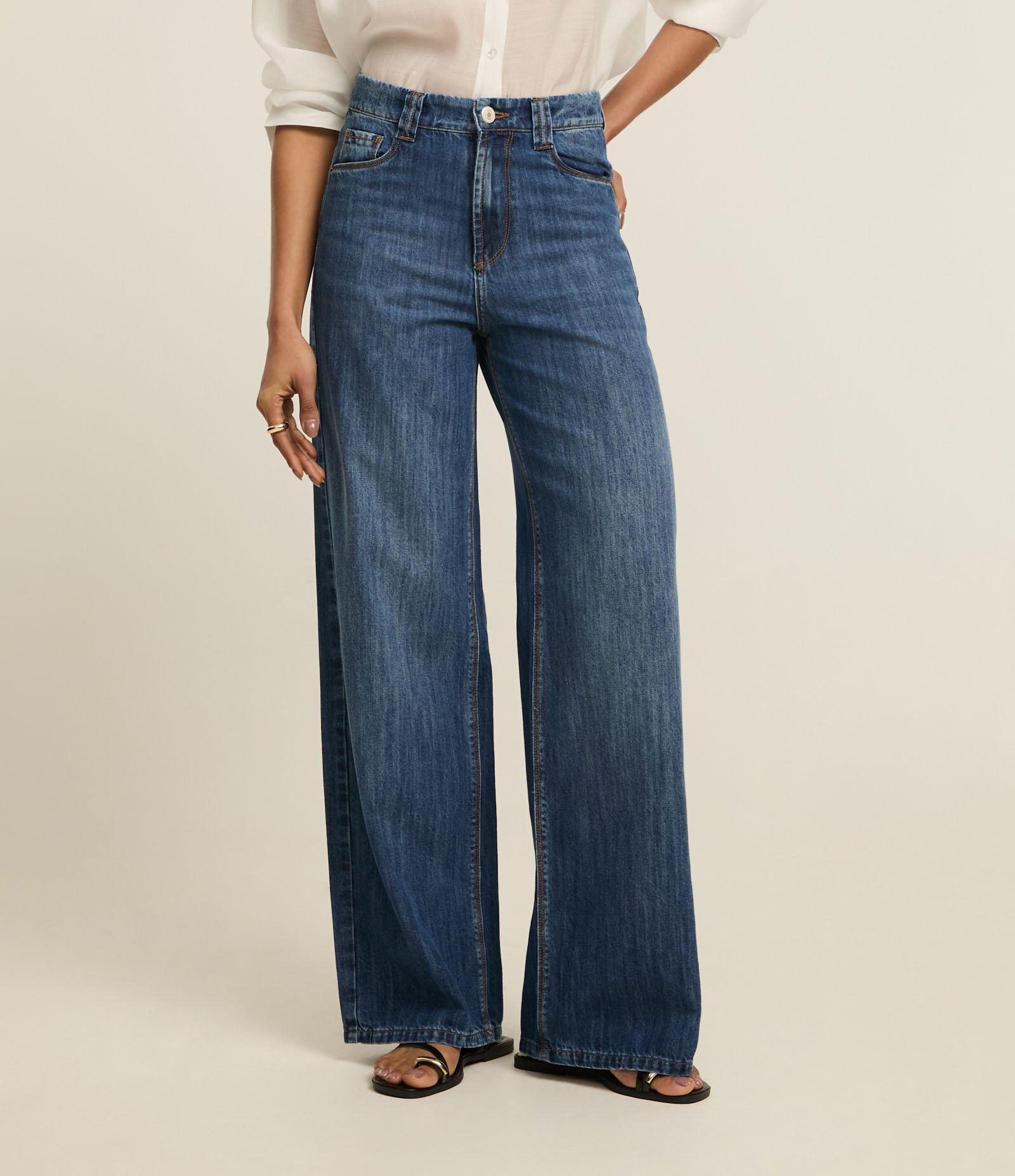 Calça Wide Leg em Jeans com Cós Alfaiatado Azul Médio 3