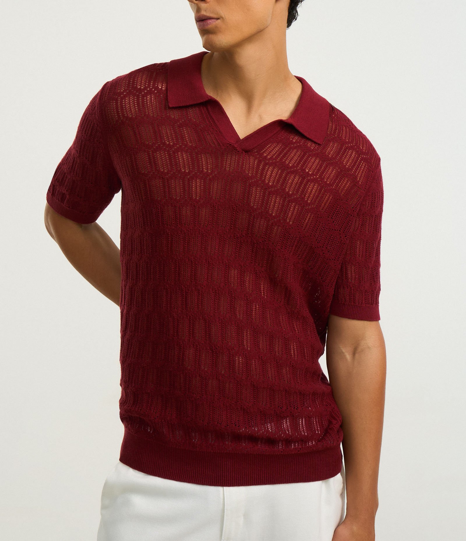 Camisa Polo Regular em Algodão Texturizada com Gola em V Vermelho 4