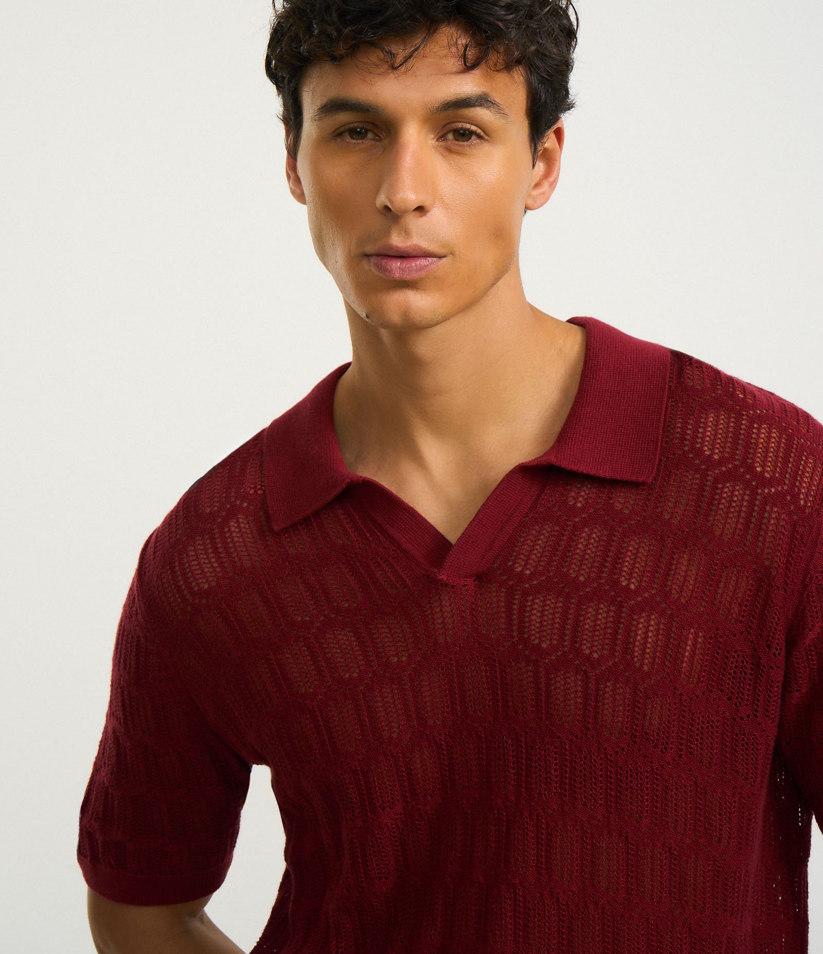 Camisa Polo Regular em Algodão Texturizada com Gola em V Vermelho 5
