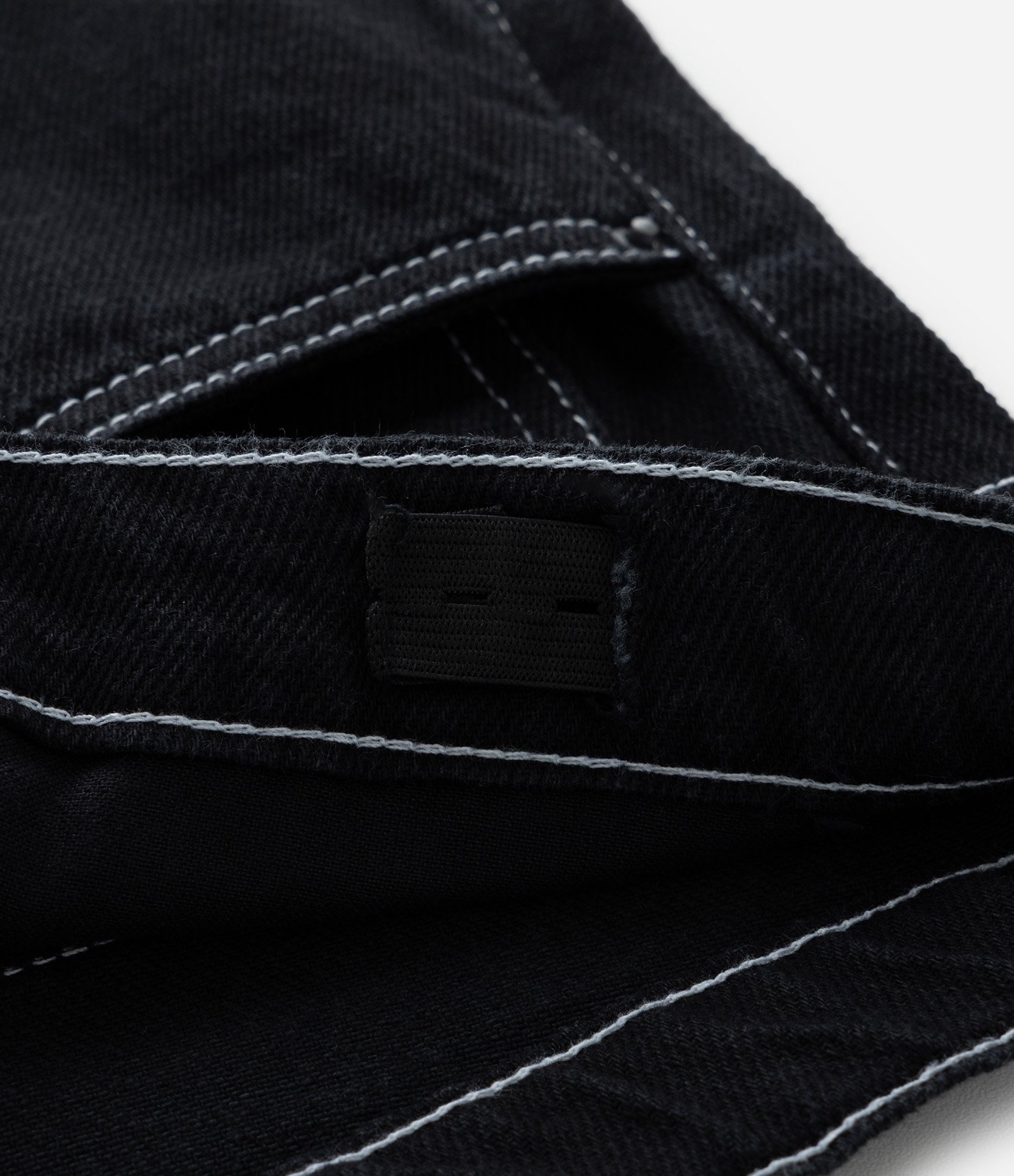 Bermuda Steet em Jeans com Costura Contrastante- Tam 5 A 14 Anos Preto 3
