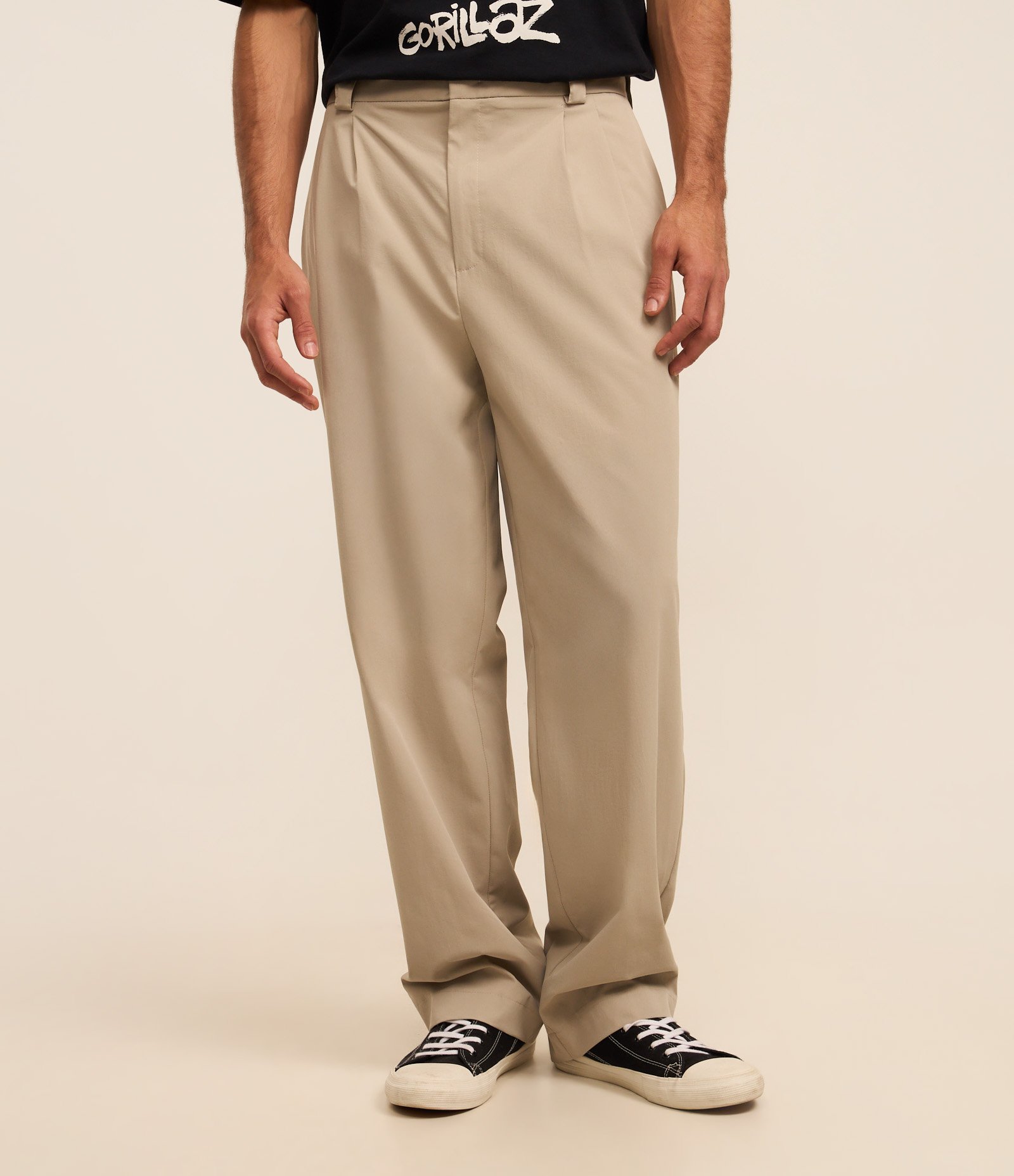 Calça Baggy em Sarja Alfaiatada com Pregas Bege 2