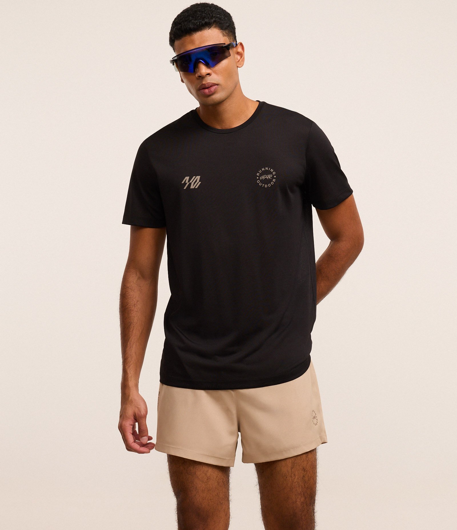 Bermuda Esportiva Corrida com Cós Contrastante e Detalhe Refletivo Bege 7