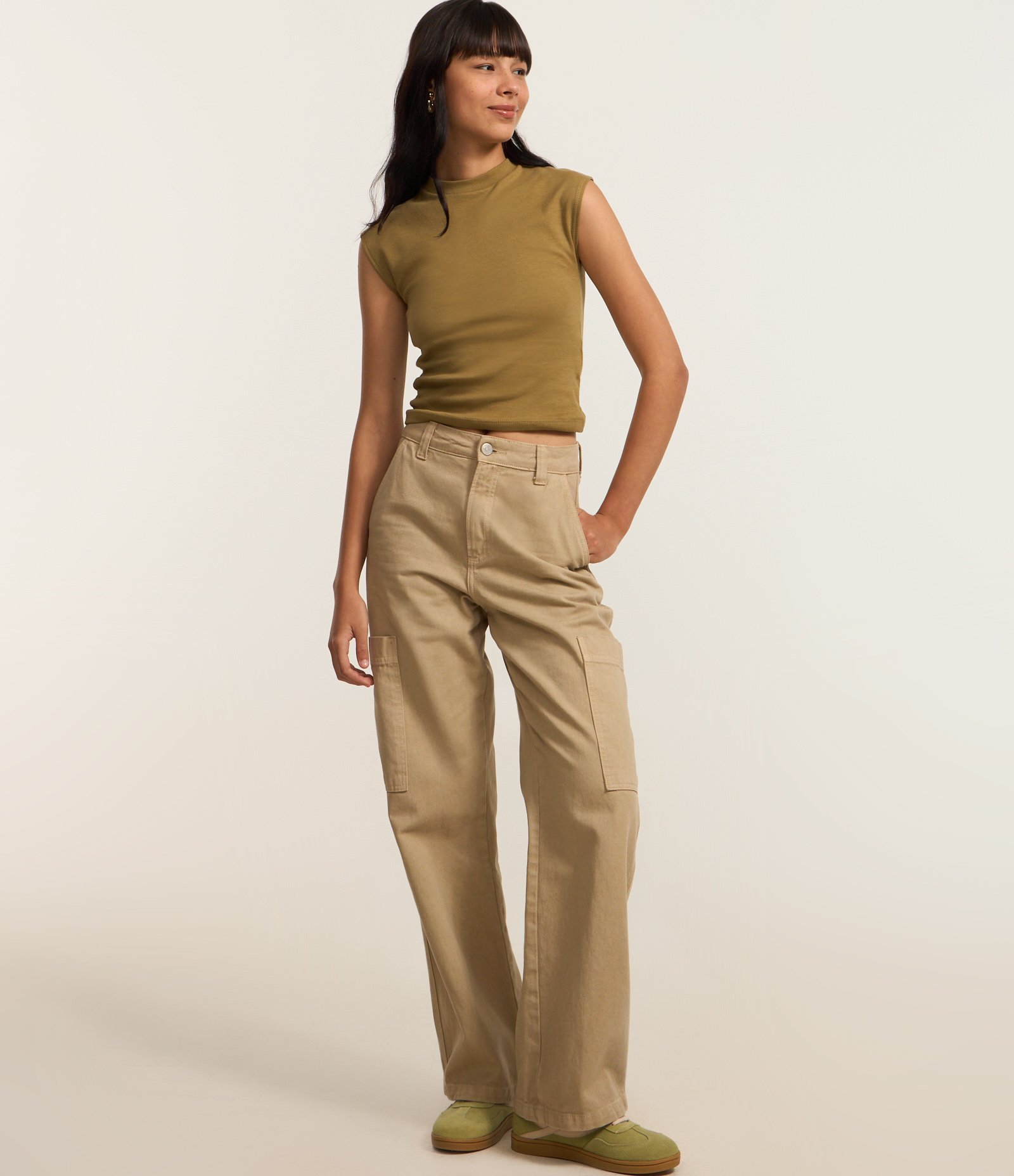 Blusa em Suedine com Ombro Caído Verde Oliva 2