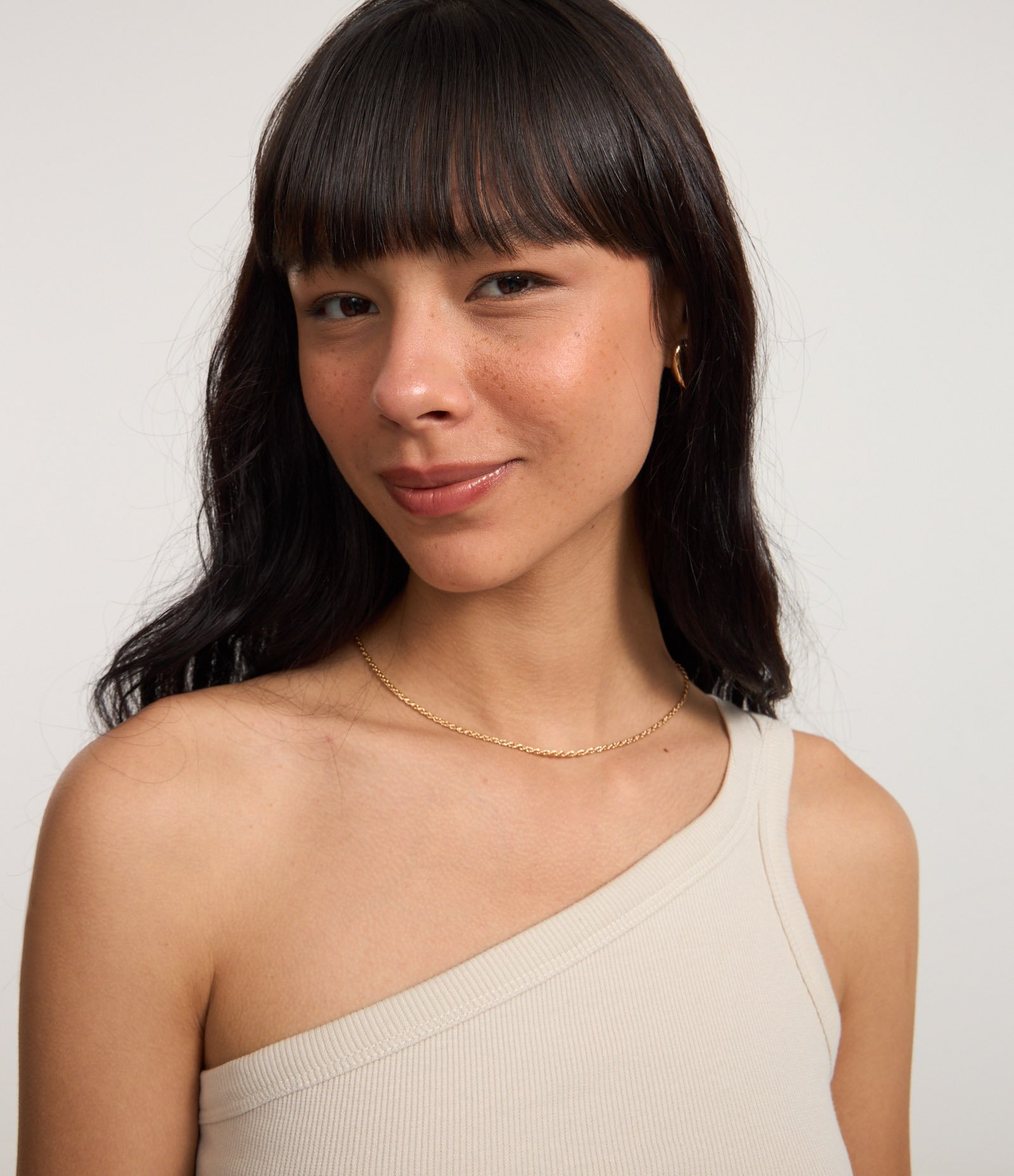 Blusa em Ribana com Um Ombro Só e Alça Dupla Bege 3