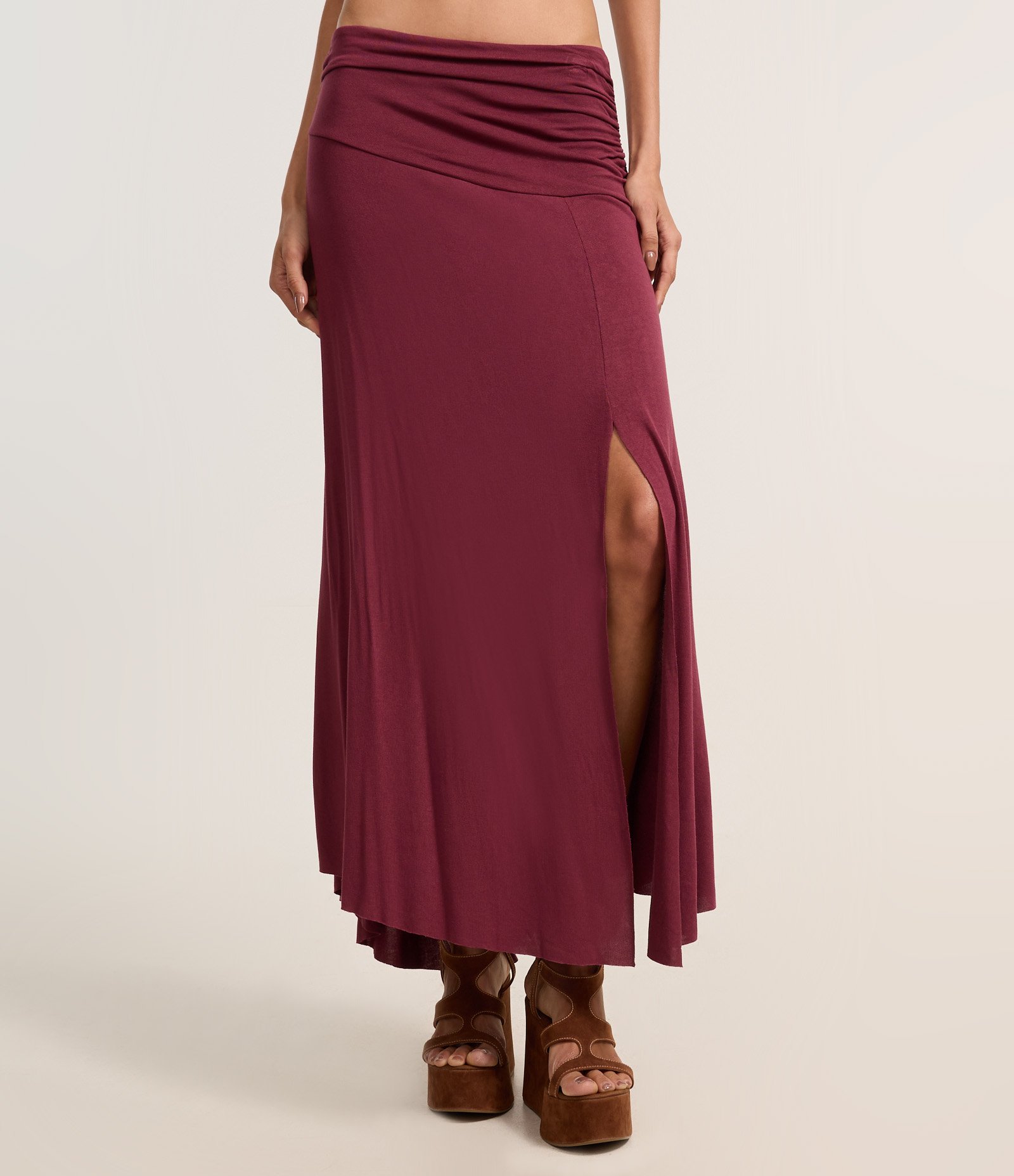 Saia Long Midi em Tricô com Cós Franzido Bordô 3