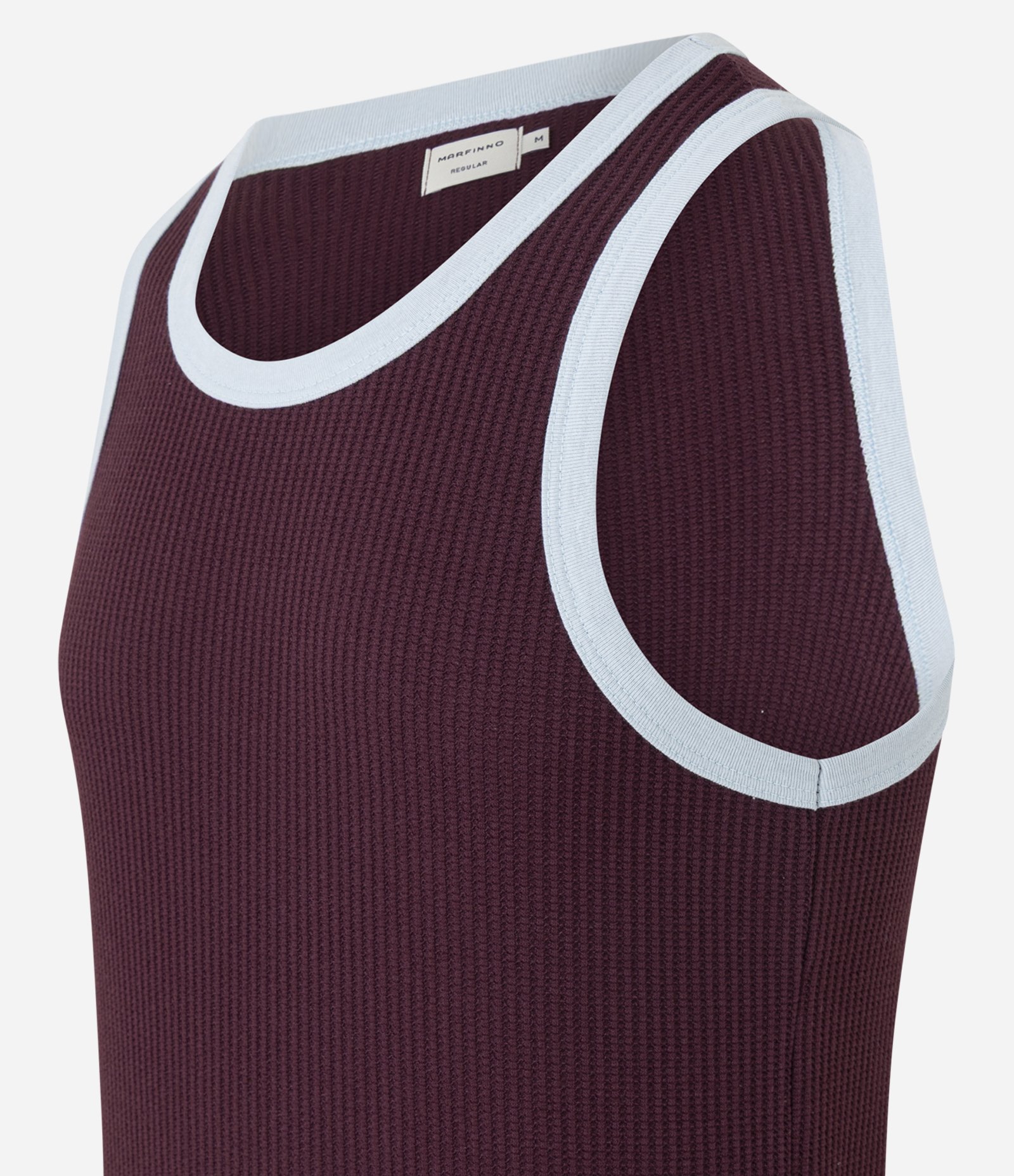 Regata Regular com Viés Contrastante e Texturizada Marrom 8